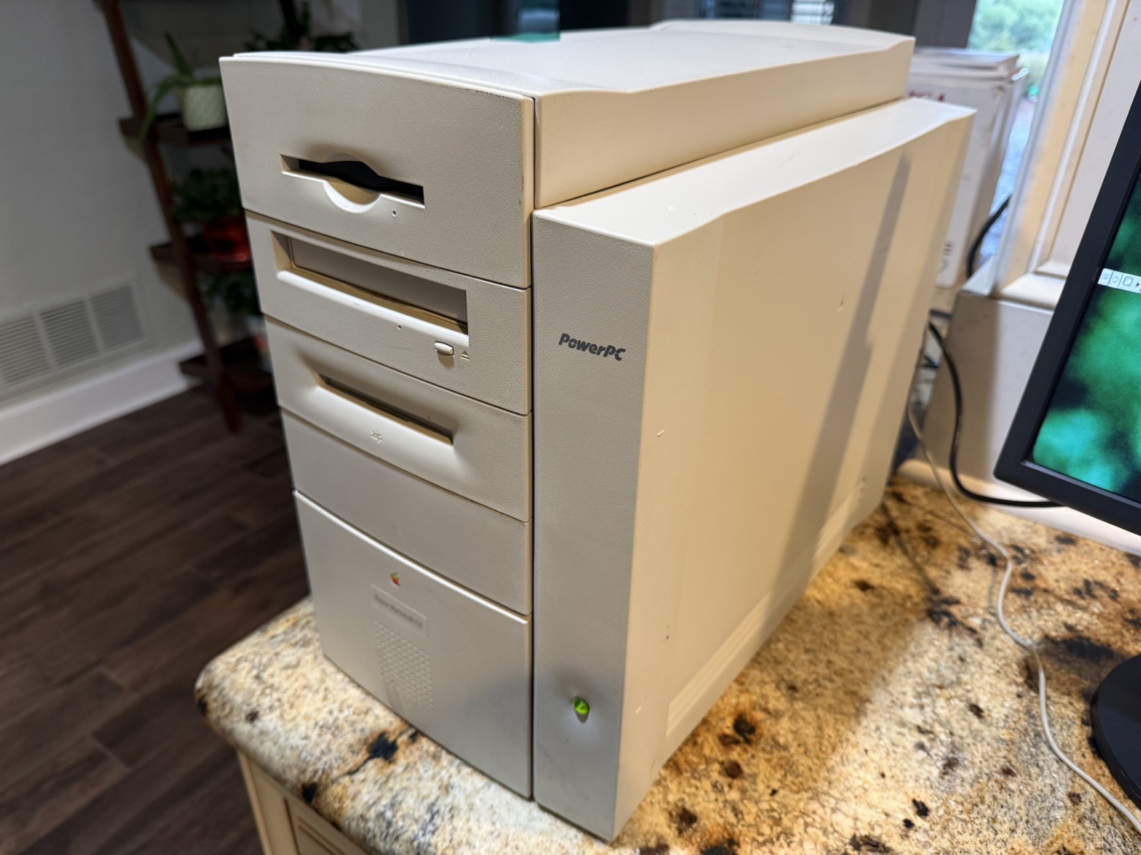 Vintage Apple Power Macintosh G3 PowerPC M4405 Desktop Computer TESTED / WORKS