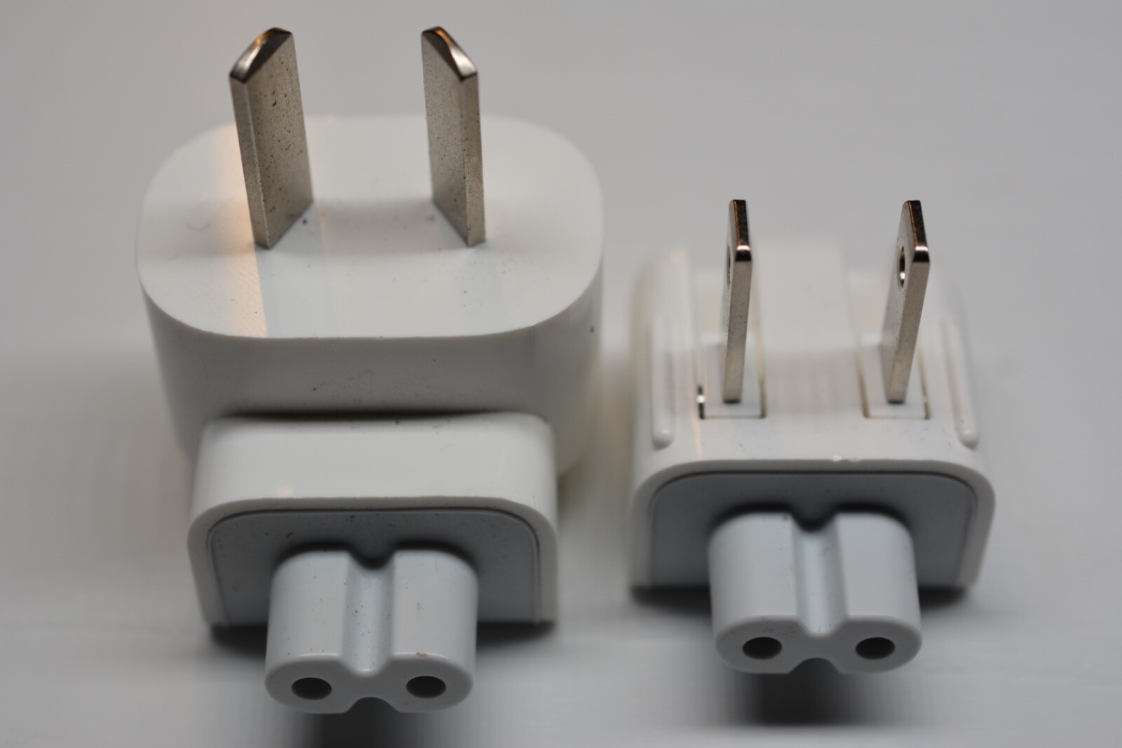 Apple World Travel Kit - Power Adapter - Argentina / Australia / New Zealand