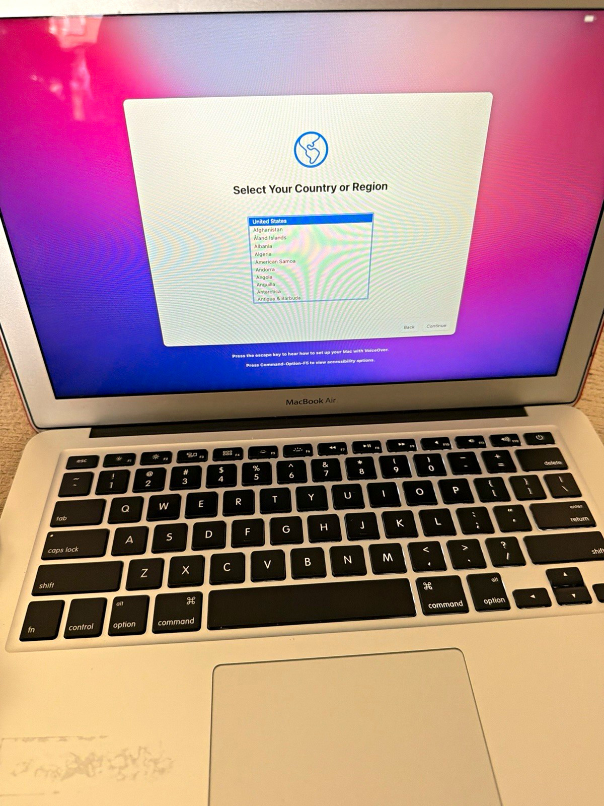 Apple MacBook Air 2018 13.3” Silver Laptop w/ Original Charger Bundle– Tested