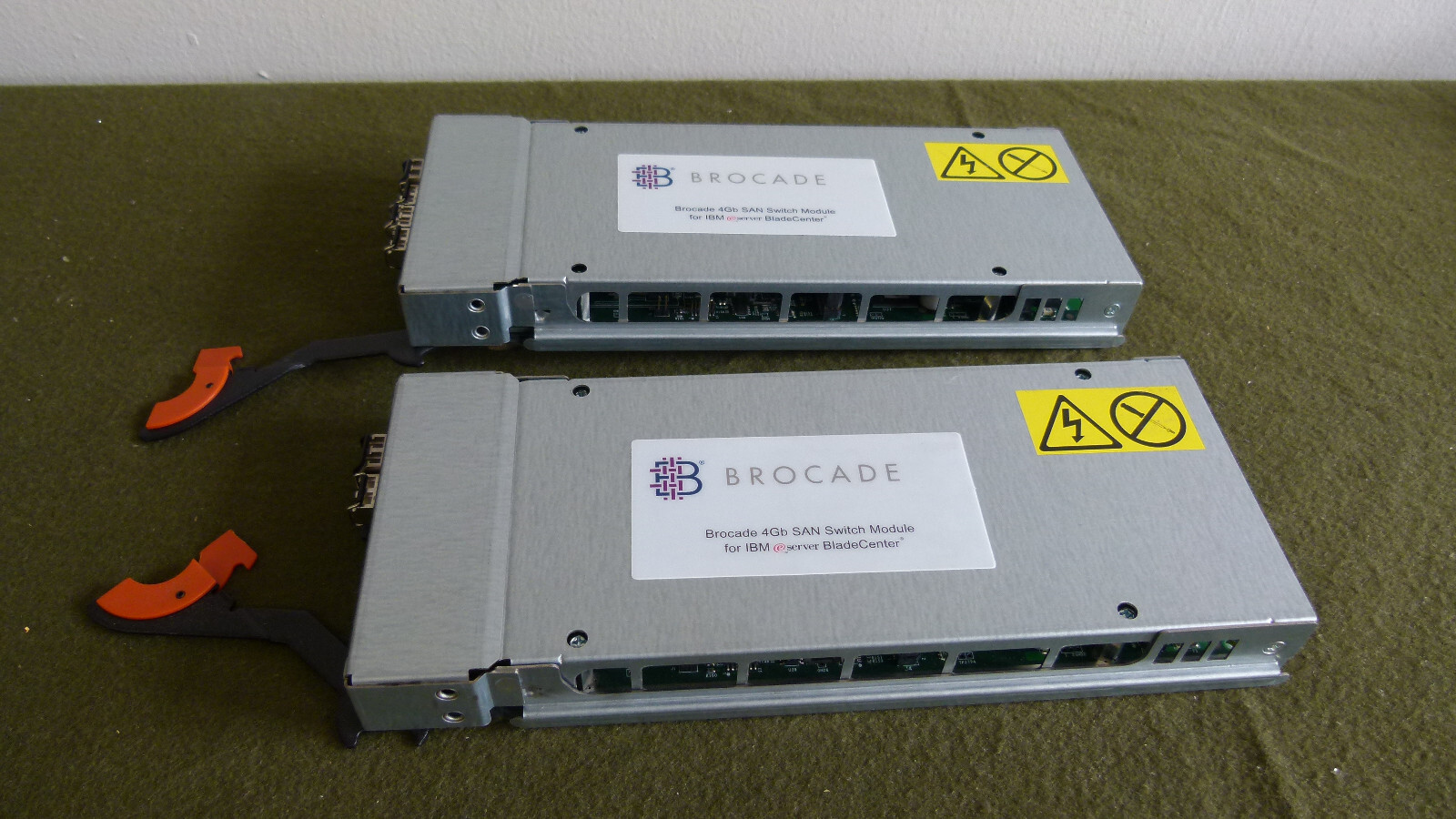 Lot of 2 - Brocade 4Gb SAN Switch Module for IBM BladeCenter IB-4020