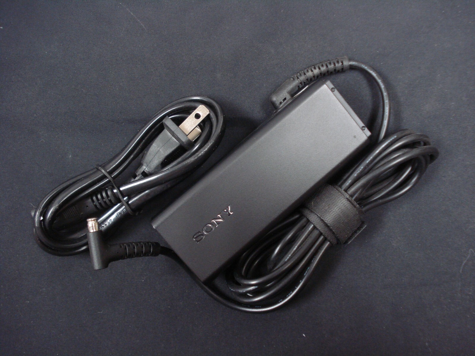 Genuine OEM VGP-AC19V73 VGP-AC19V74 AC Power Adapter 19.5V 2A 44W SONY Laptop
