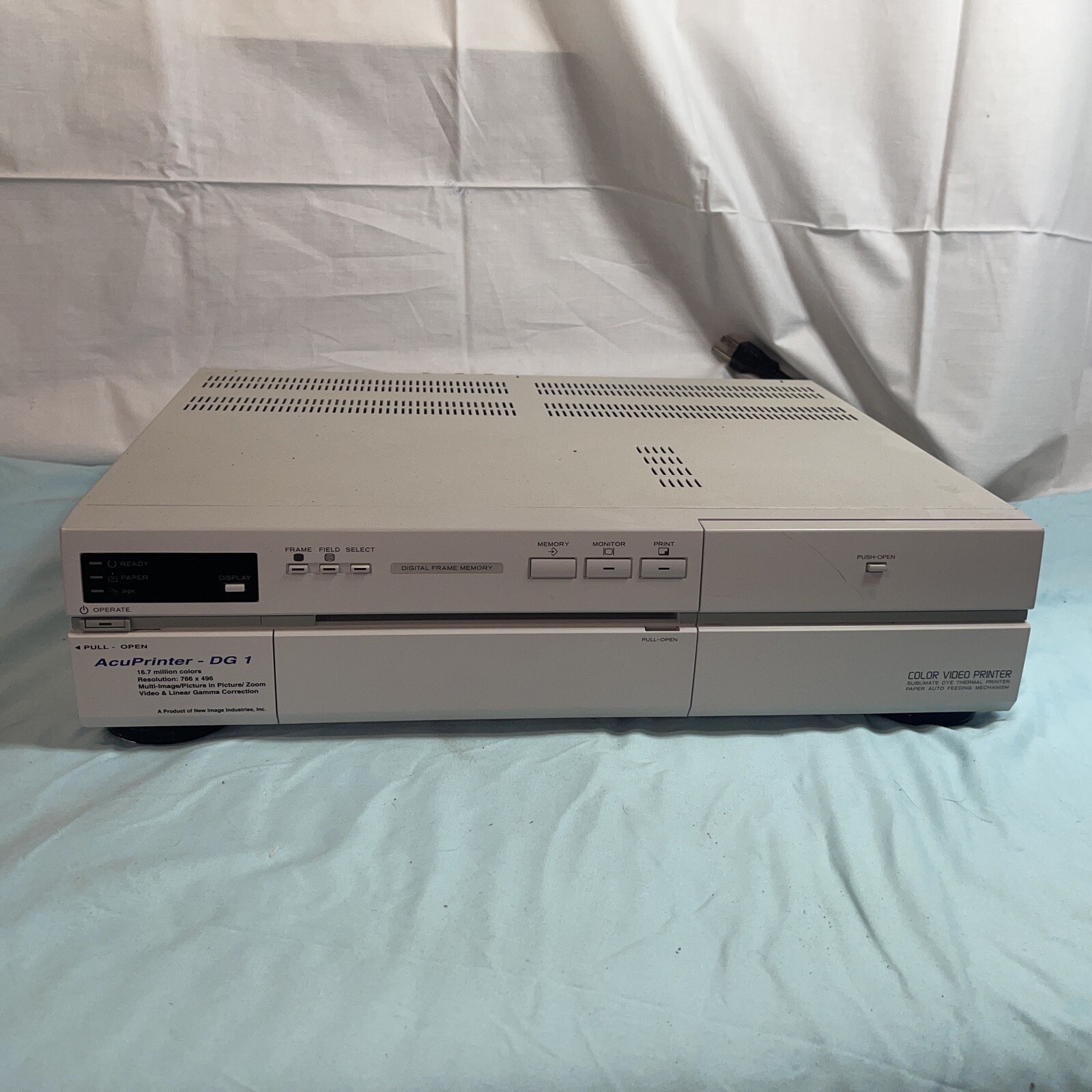 Hitachi VY-170VS(A) AcuPrinter DG-1 Multi-Image/Picture in Picture  No Remote