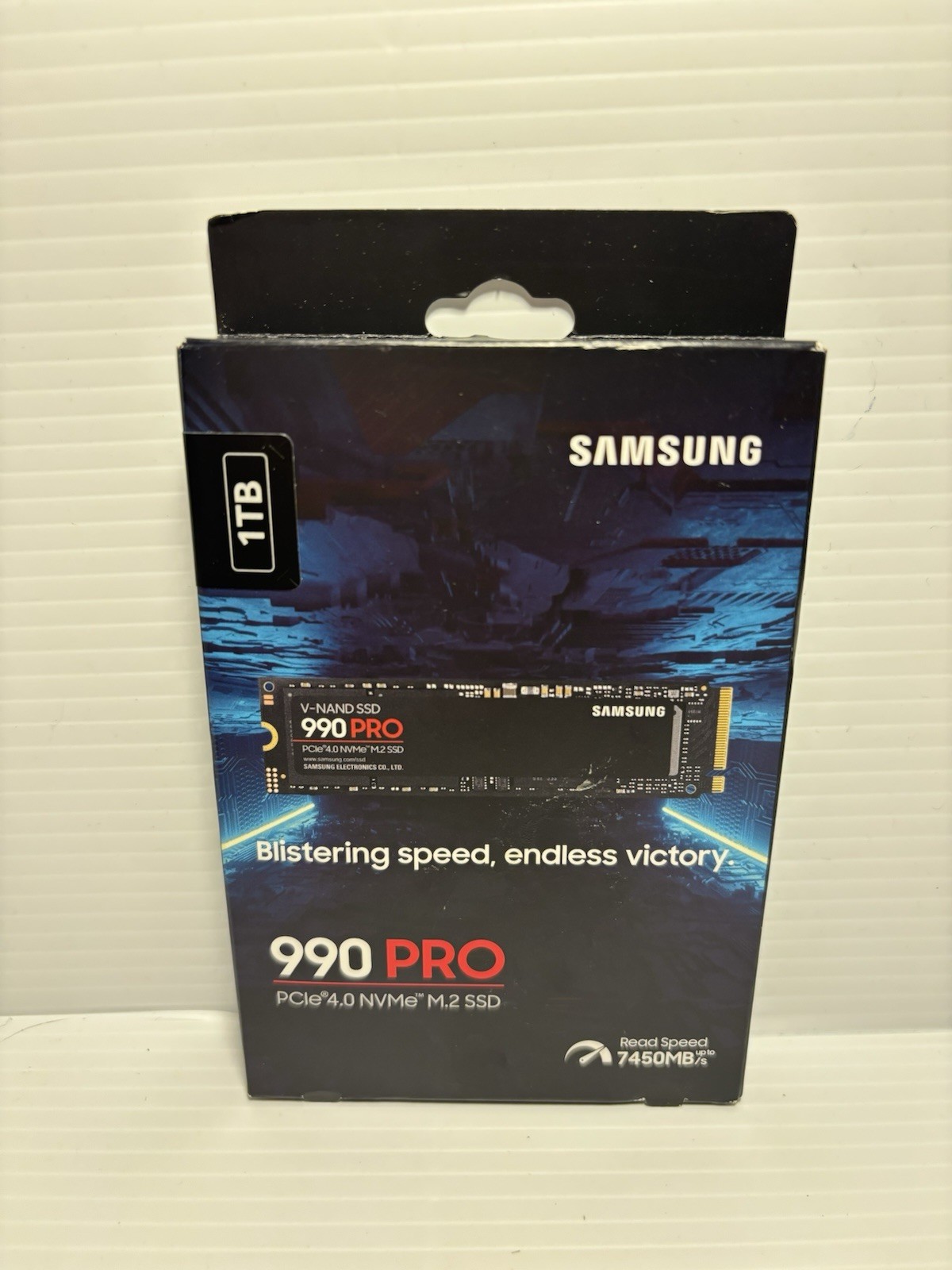 Samsung - 990 PRO 1TB Internal SSD PCle Gen 4x4 NVMe (MZ-V9P1T0B/AM)
