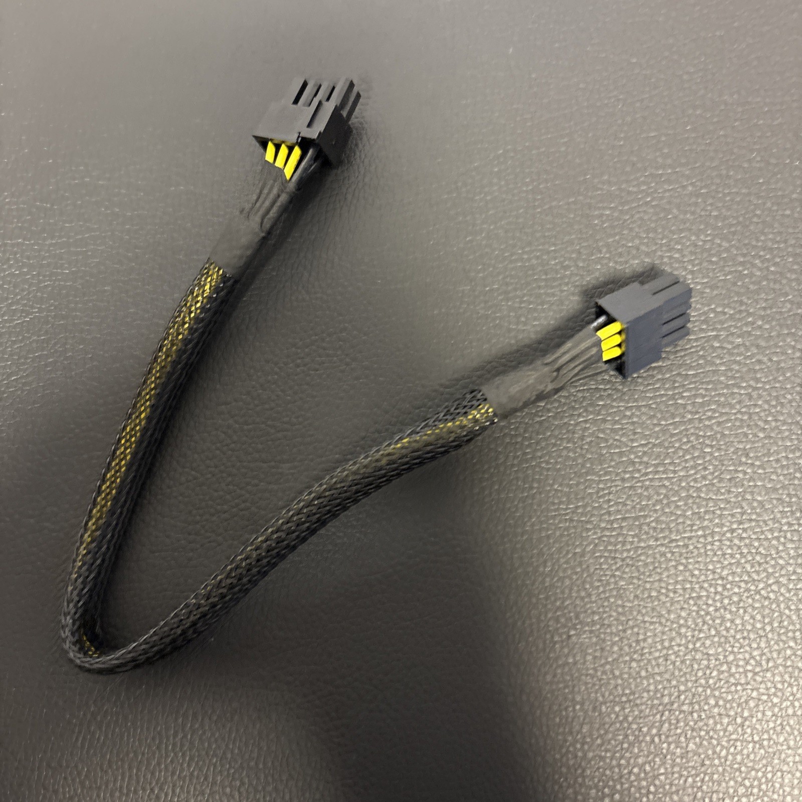 8-Pin to 8-Pin (6+2) PCIe GPU Power Cable Male-to-Male - 12-Inch (30cm) 18AWG Co