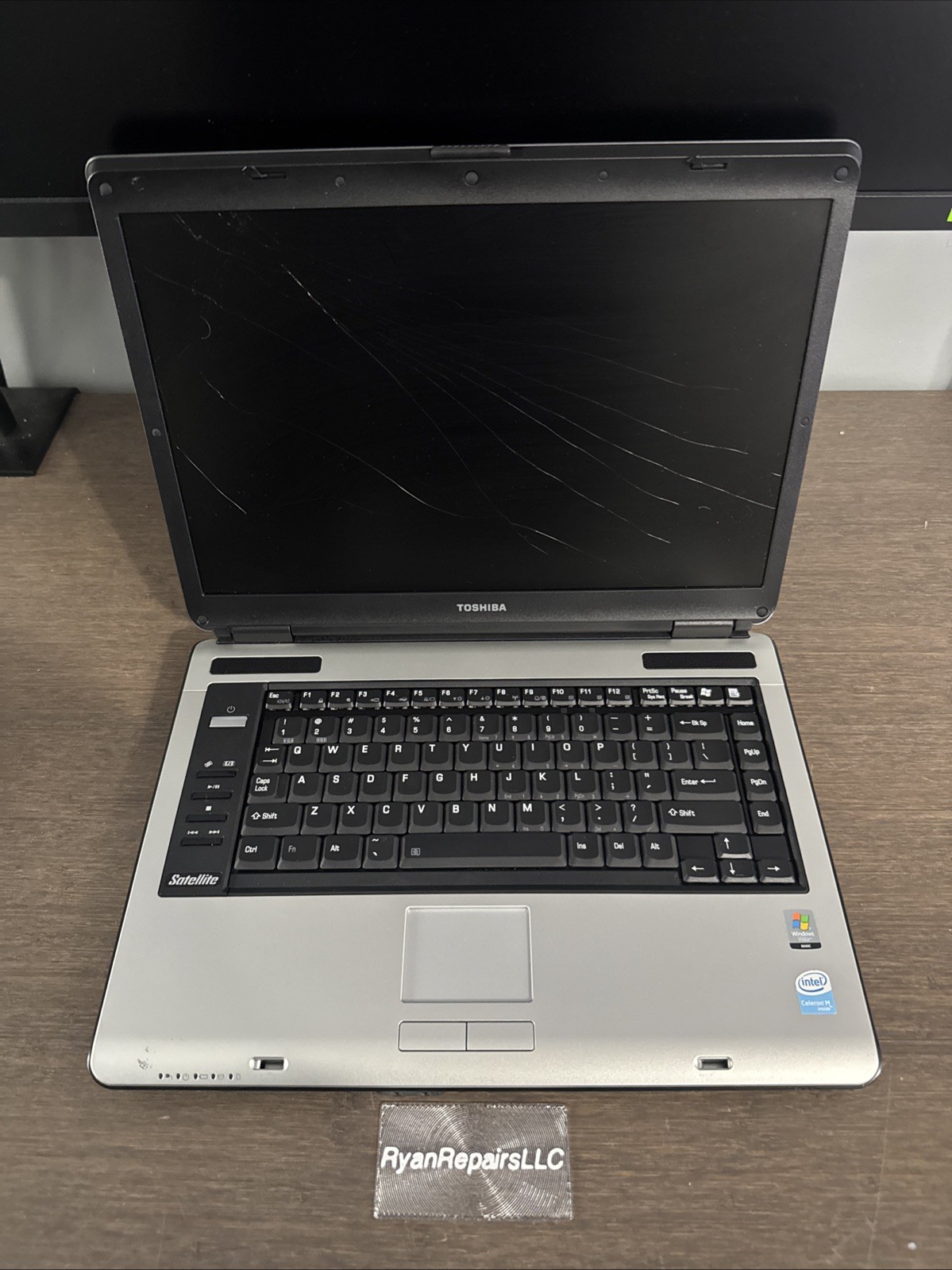 TOSHIBA SATELLITE A135-S4656 Computer No HDD BROKEN SCREEN 512MB RAM
