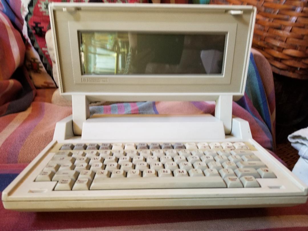 HP Hewlett Packard Model 110 Vintage Portable Computer 1980s