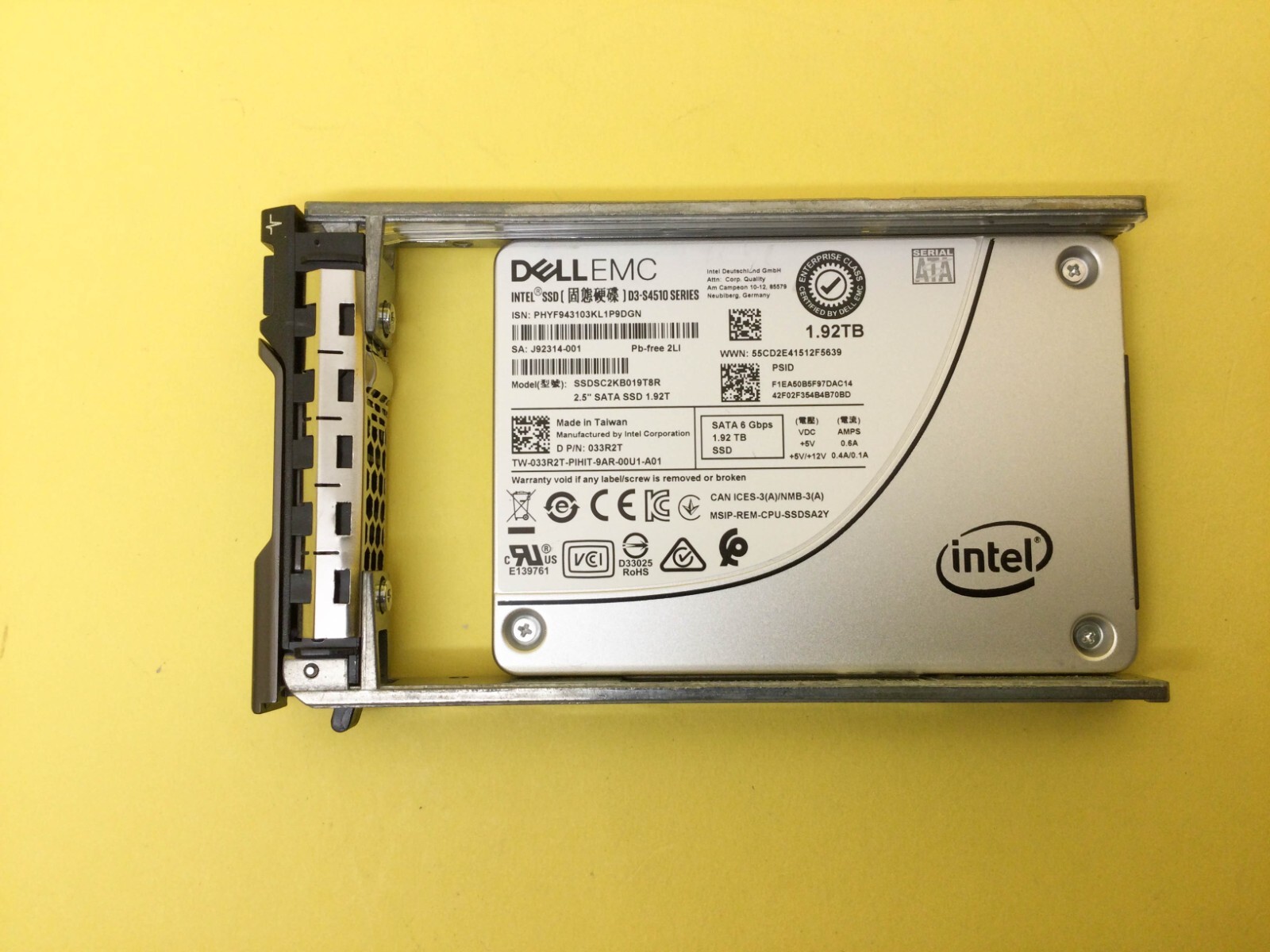 33R2T Dell 1.92TB SATA 6Gb/s Read Intensive 2.5'' SSD SSDSC2KB019T8R 033R2T