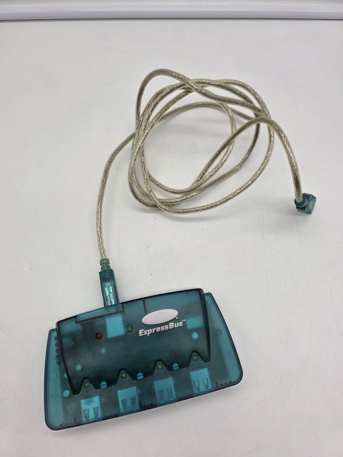 Belkin F5U001-BLU ExpressBus 4-Port USB 1.1 Hub Translucent