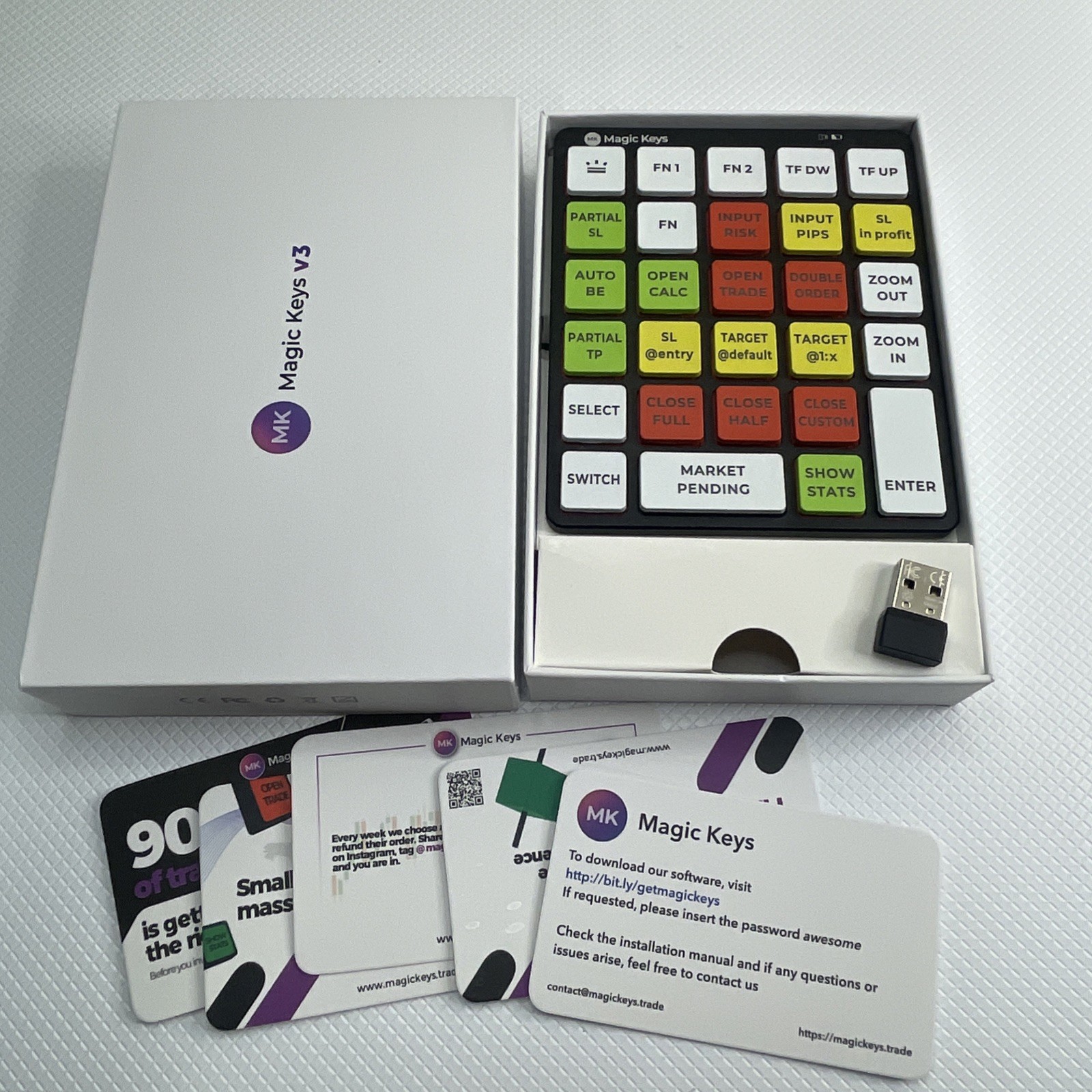 MAGIC KEYS V3 Keyboard New open box