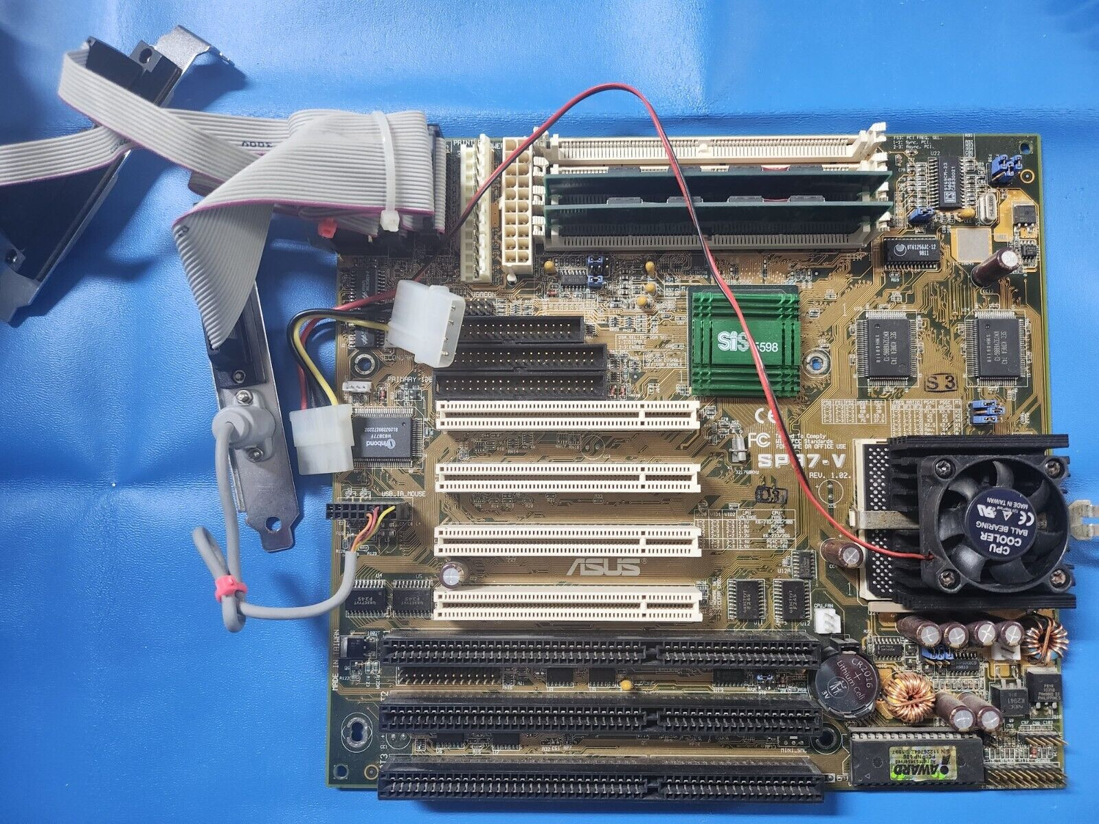 MOTHERBOARD SP97-V/SIS 5598 + ATI 3D Rage II+ 4 MB + 16MB RAM + Pent. MMX 200Mhz