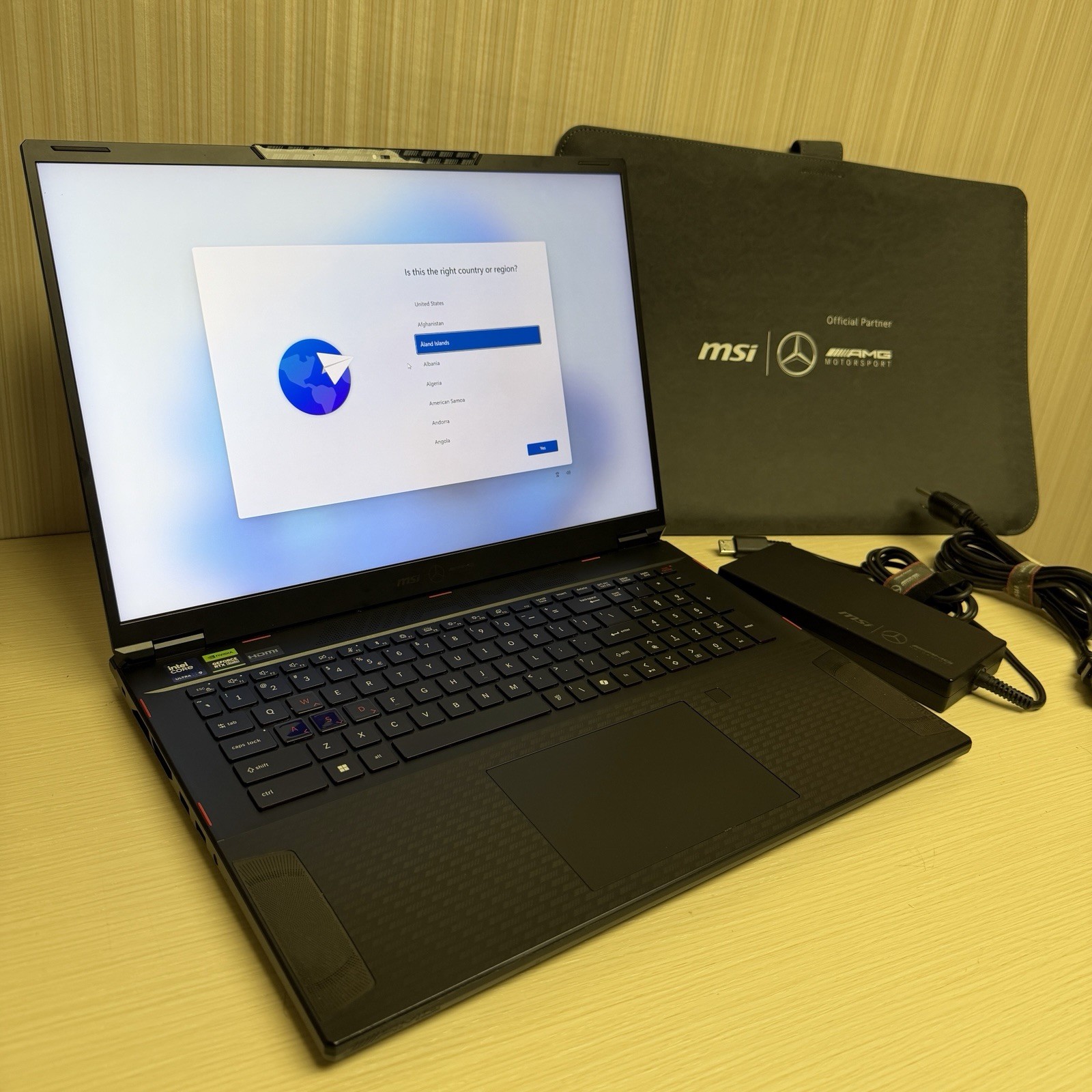 MSI Stealth 18 Mercedes AMG 4K 120Hz MiniLED Ultra 9 185H RTX 4080 64GB RAM 2TB