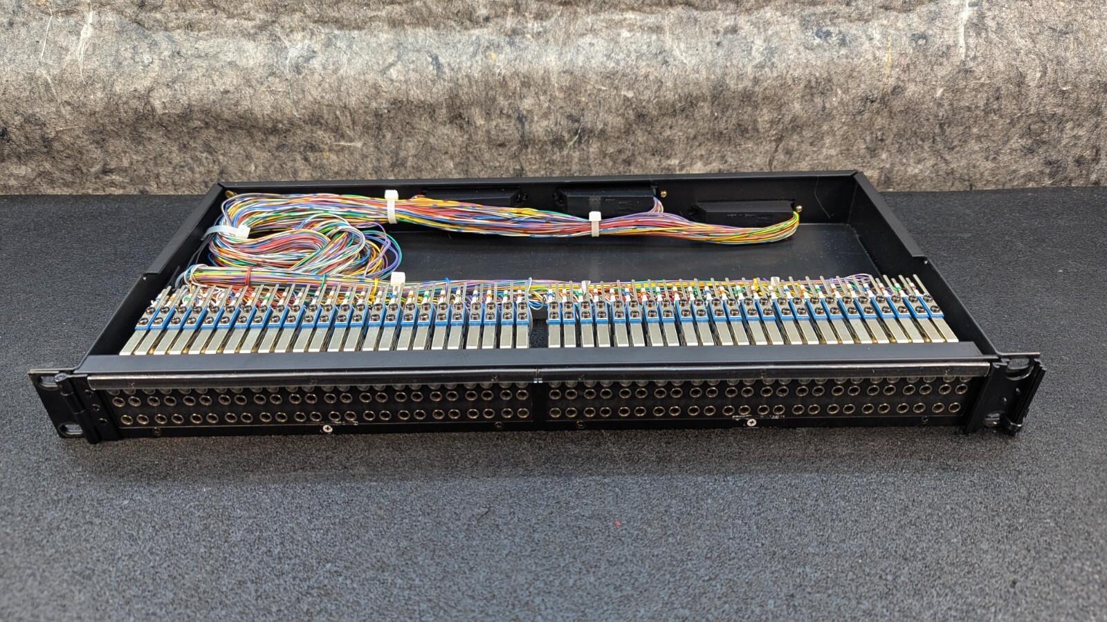 ADC-CommScope JC2/48M: Bantam Conn Jackfield 2-Wire Vectorized (1473314)
