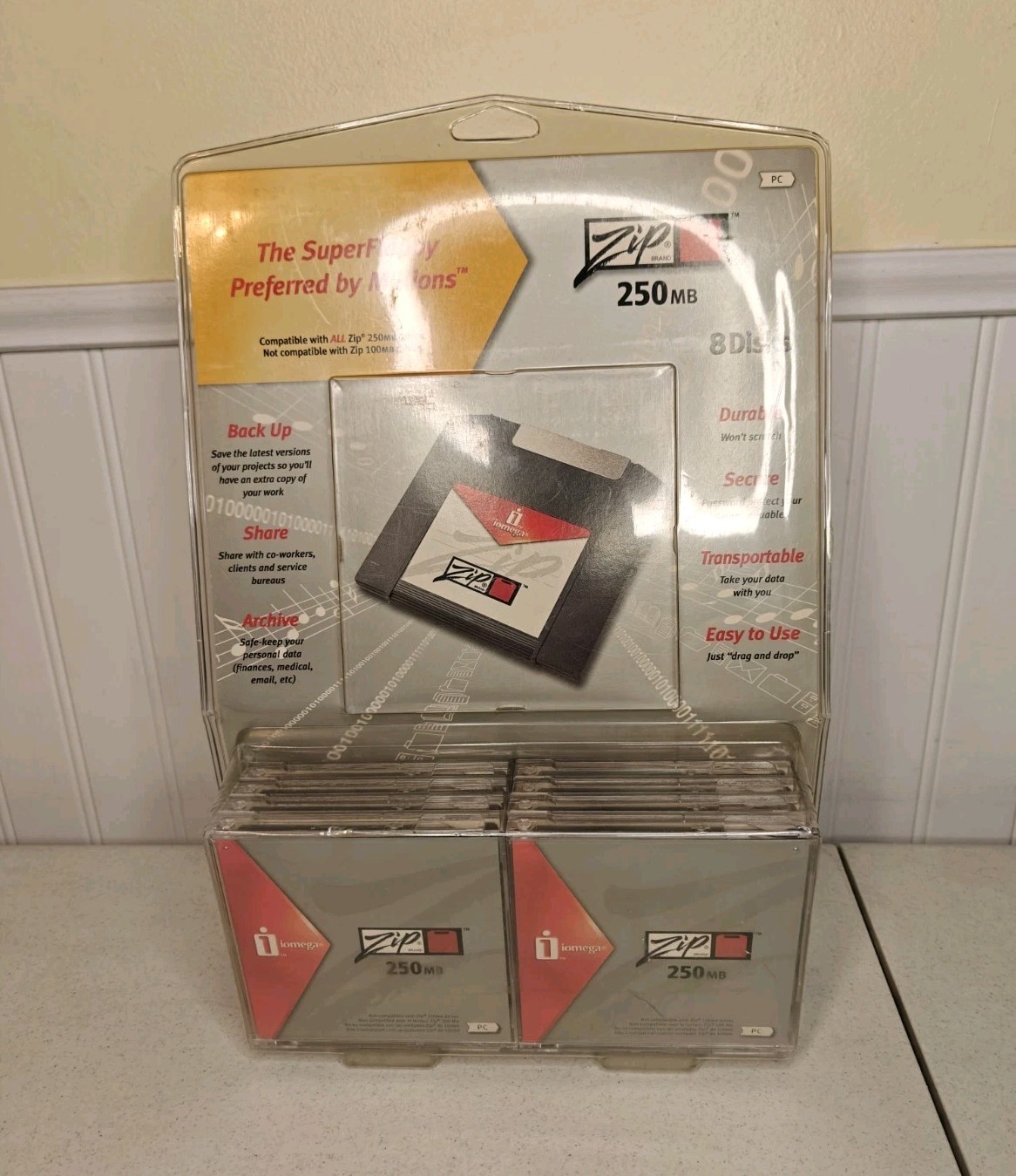 NEW LOT OF 8 Iomega Zip 250MB Disk PC Blank Writeable Storage Media Disks 8 Pack