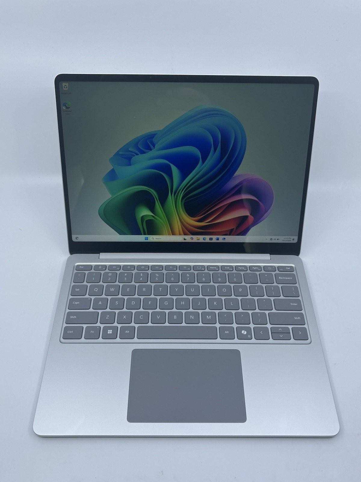Microsoft Surface 13 Touchscreen Snapdragon X Plus 16GB RAM 256GB SSD Copilot Ai