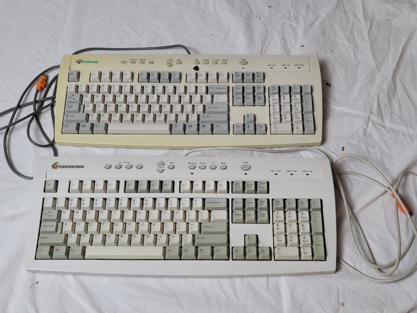 Vintage Gateway 2000 & Model G9900H Keyboard. No Keys Missing 