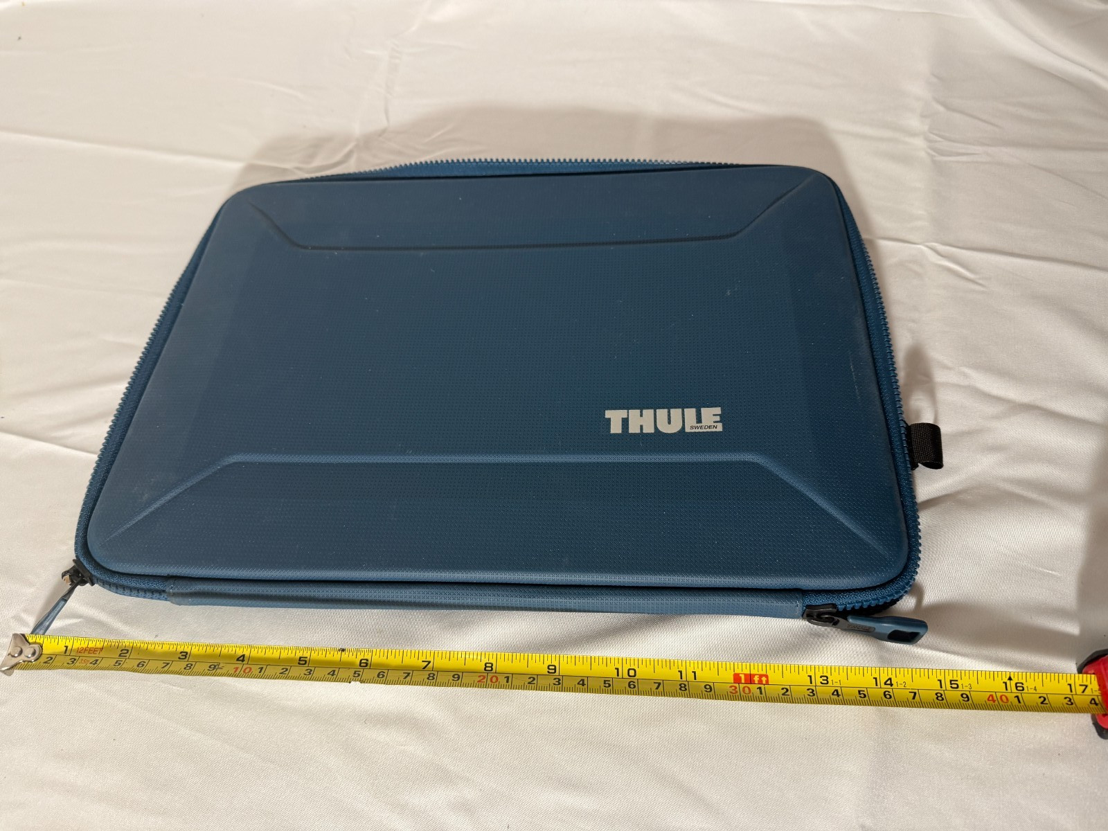 Thule Gauntlet 15" MacBook Pro Laptop Sleeve Blue Hard Shell Case