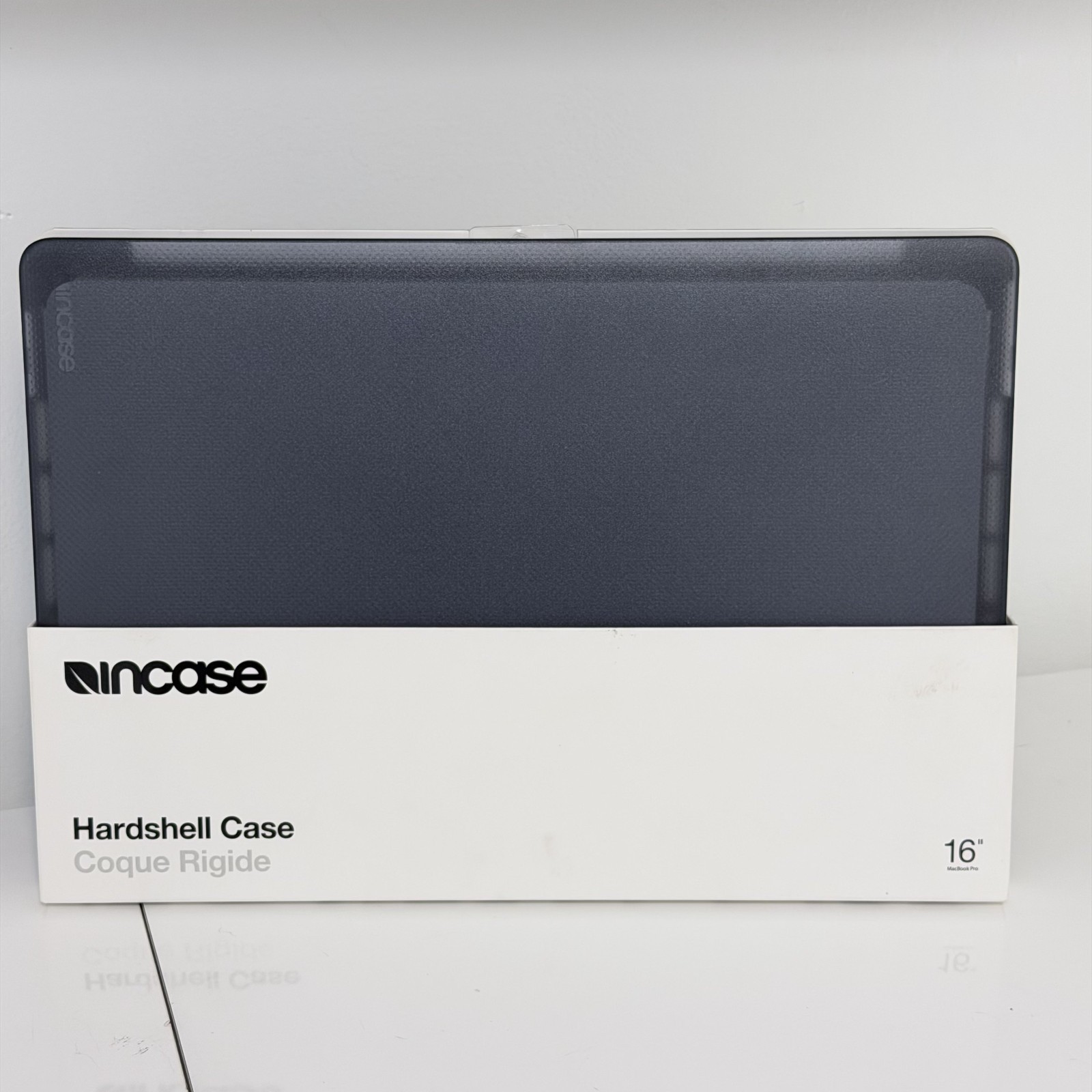 New Incase Hardshell Case for 2019 16" MacBook Pro Black INMB200679-BLK