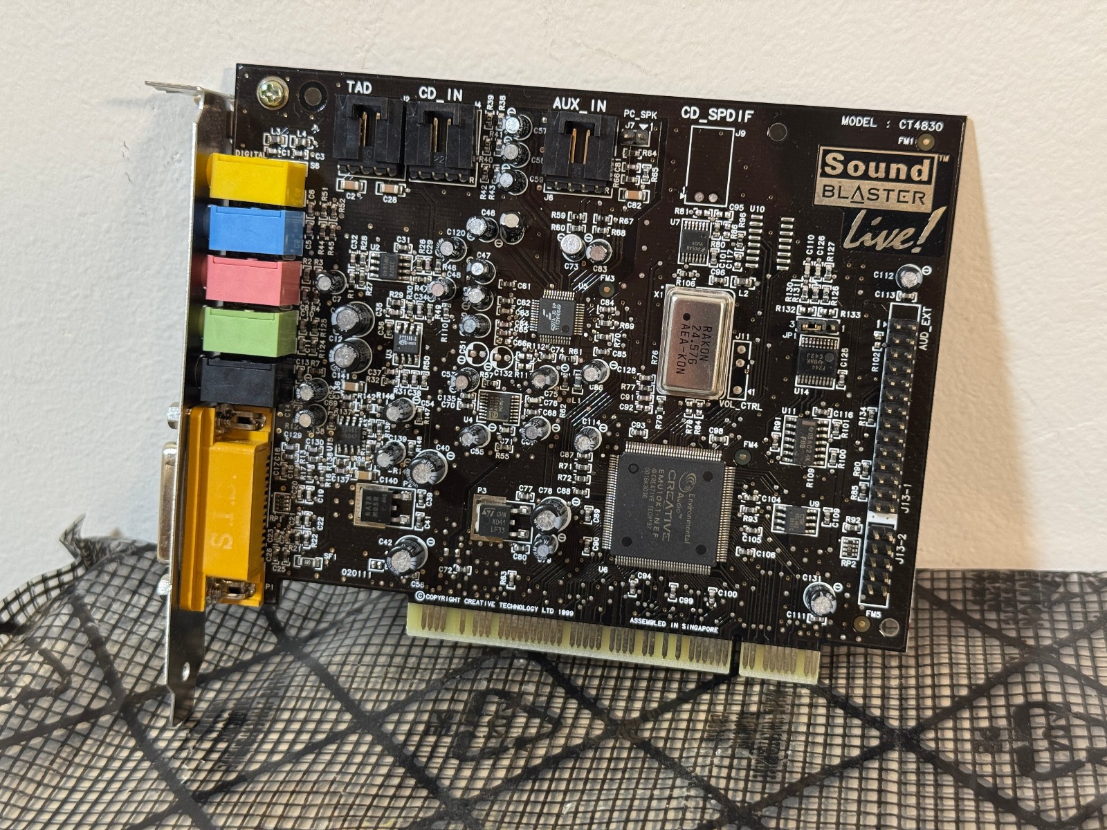 Creative Labs Sound Card CT4830 Sound Blaster Live PCI Vintage Retro Audio
