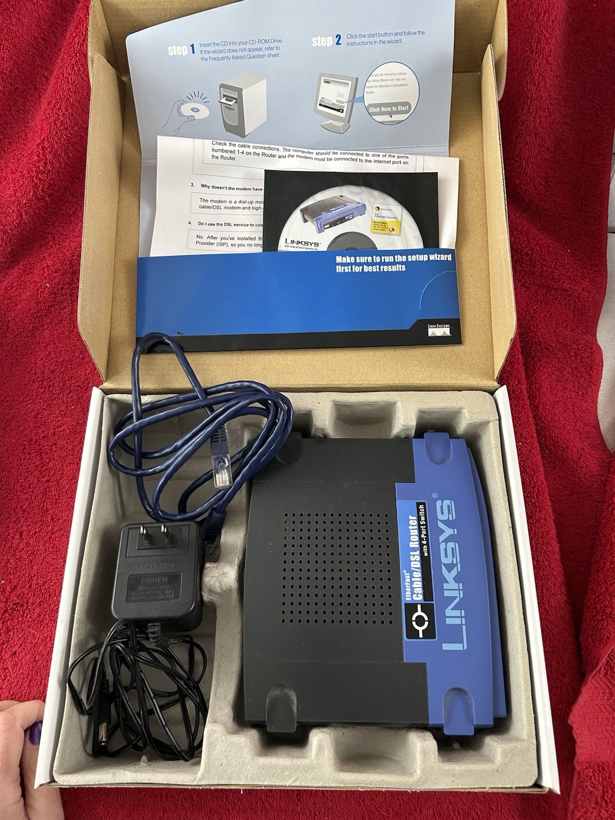 Linksys BEFSR41 10 Mbps 4-Port 10/100 Wireless Router With cords in original box