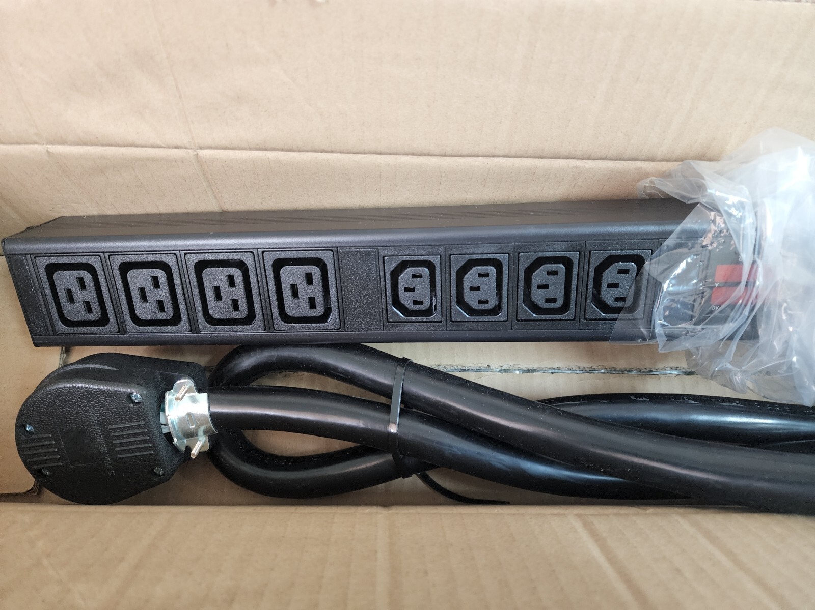 LCD Metered/Breaker PDU 6-50P 240V 50A (4) X C13 & (4) X C19 Crypto Mining