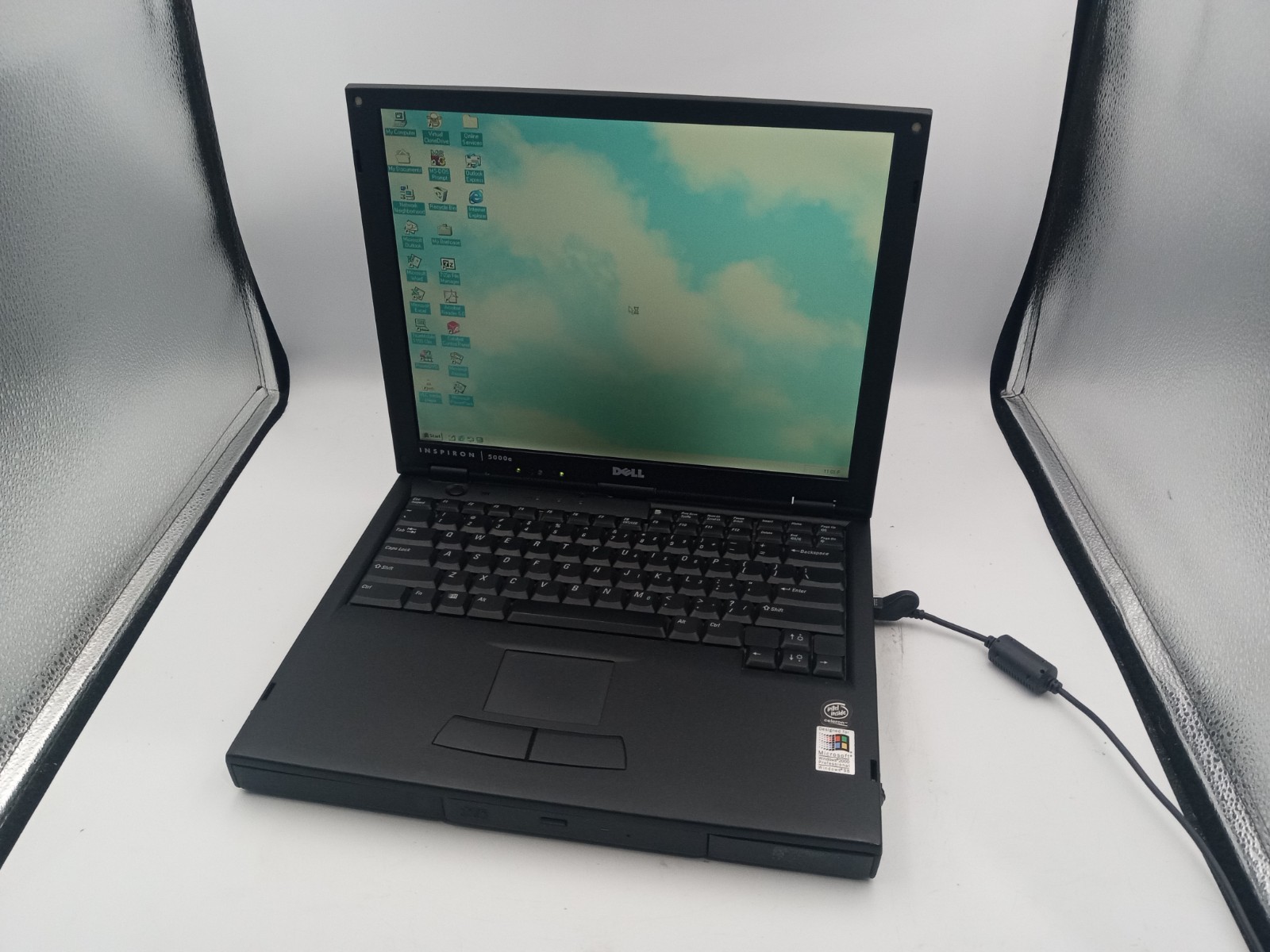 Vintage Dell 5000e 14" Celeron 600MHz 512MB RAM 10GB HDD Windows 98 -READ -RR
