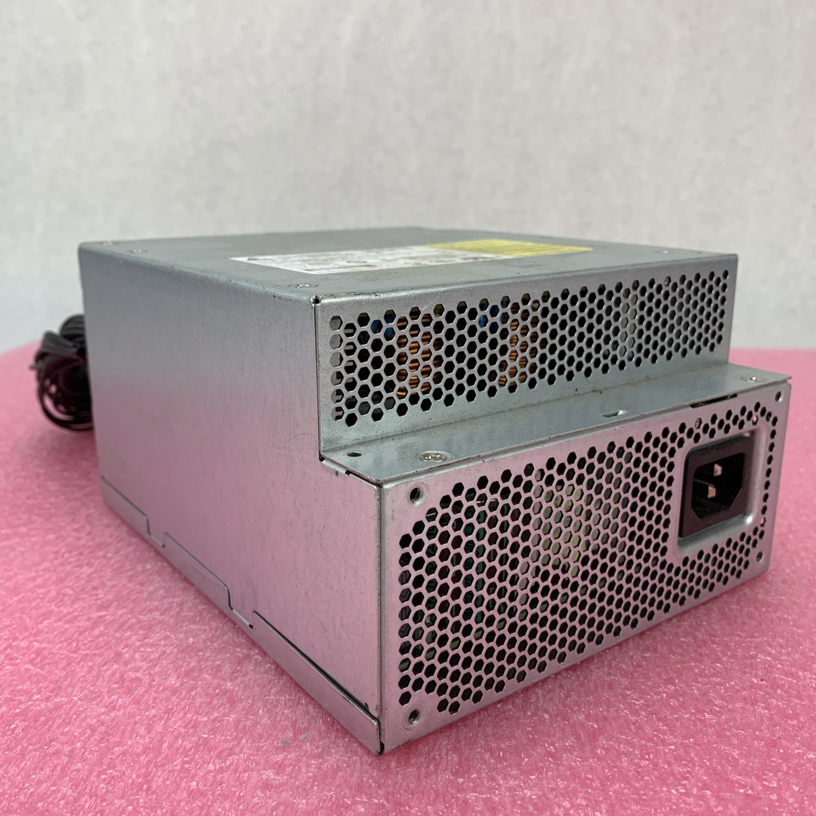 Delta Electronics DPS-700AB-1 700W Switching Power Supply HP 719795-005
