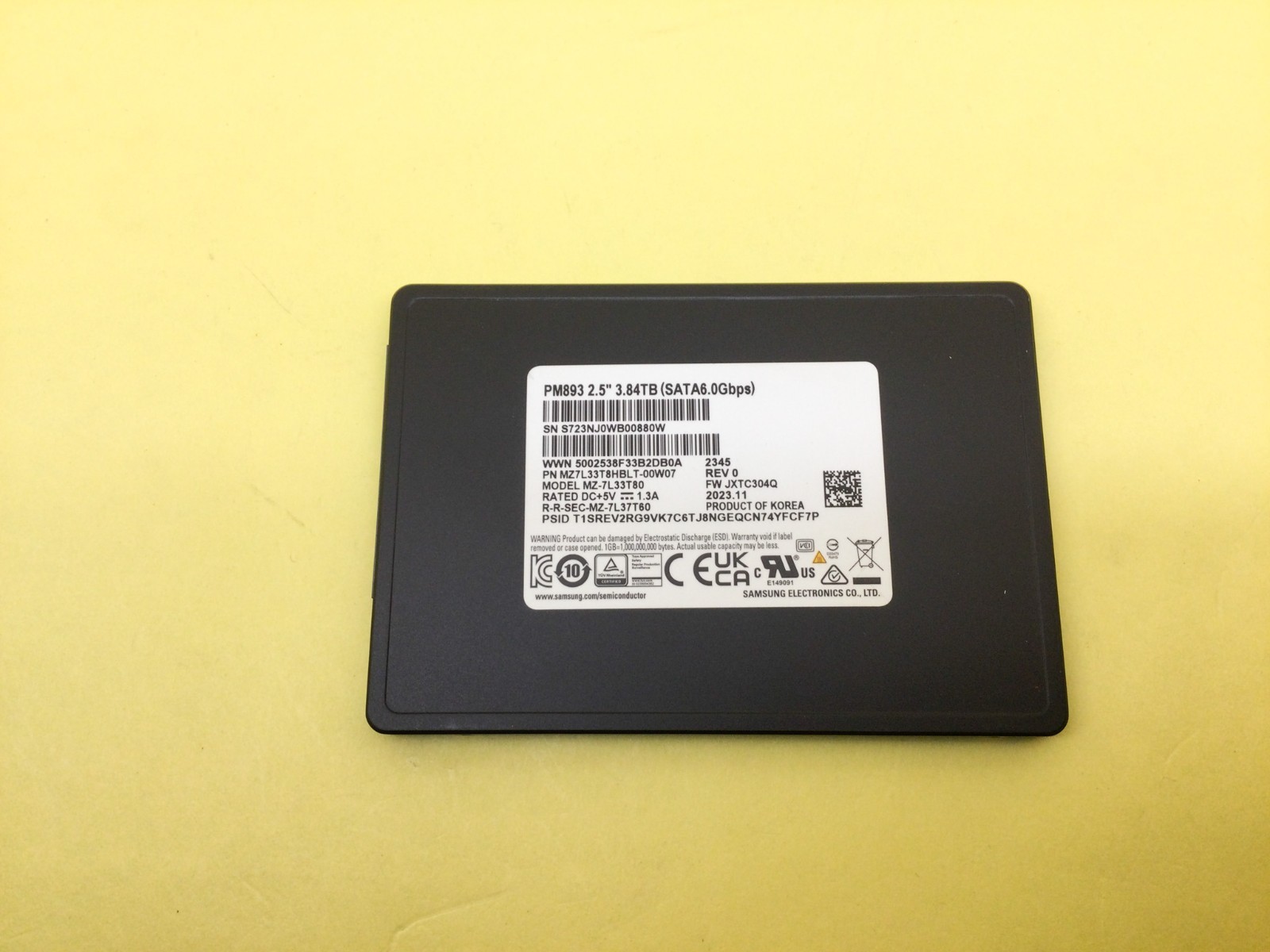 Samsung PM893 Series 3.84TB SATA 6Gb/s 2.5inch Internal SSD MZ-7L33T80