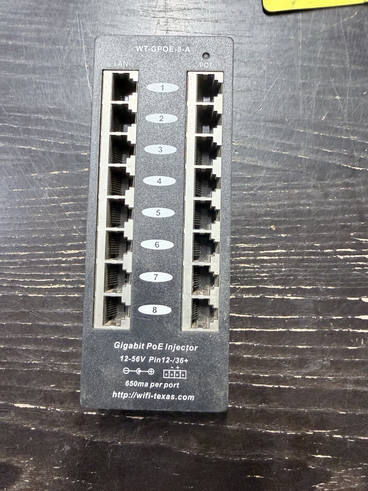 Gigabit Passive PoE Injector, 8 port
