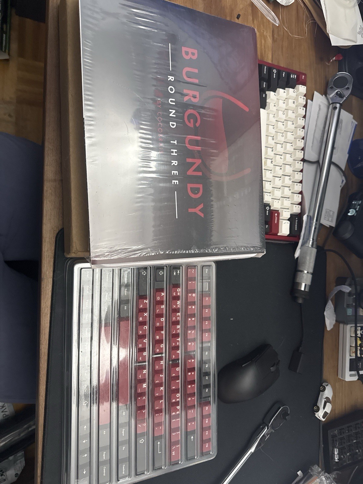 GMK BURGUNDY R3 + Hangul Base Kit