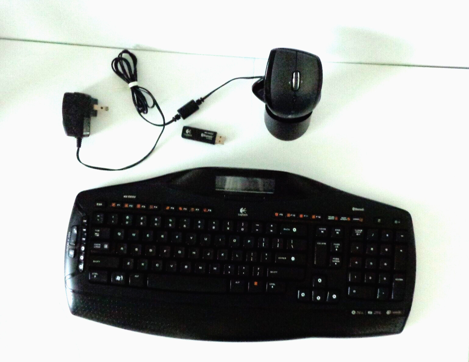Logitech MX 5500 Revolution Cordless Desktop(Mouse+Keyboard+USB Receiver+charger