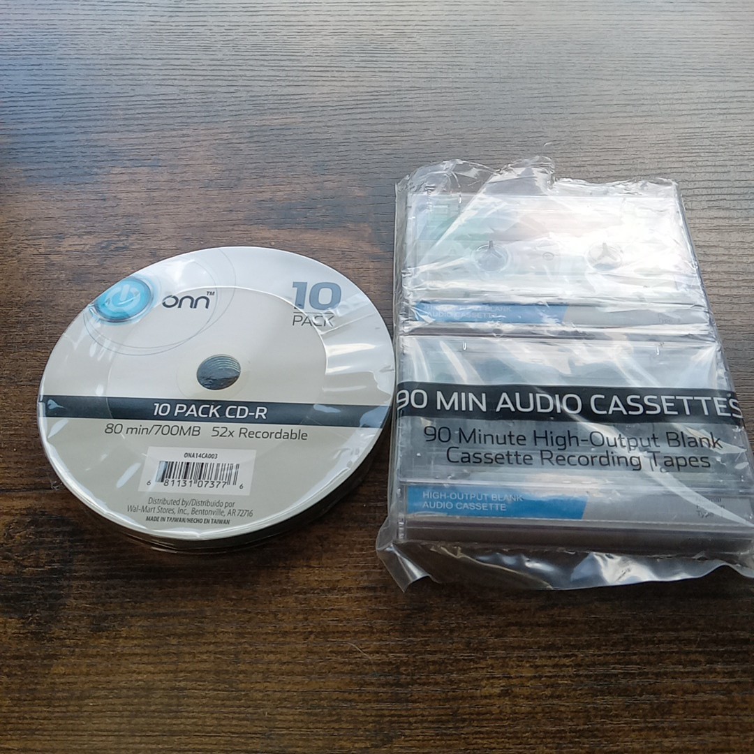Onn CD-R 700 MB Open Pack 6 CD-R RECORDABLE + 2 Audio Cassettes