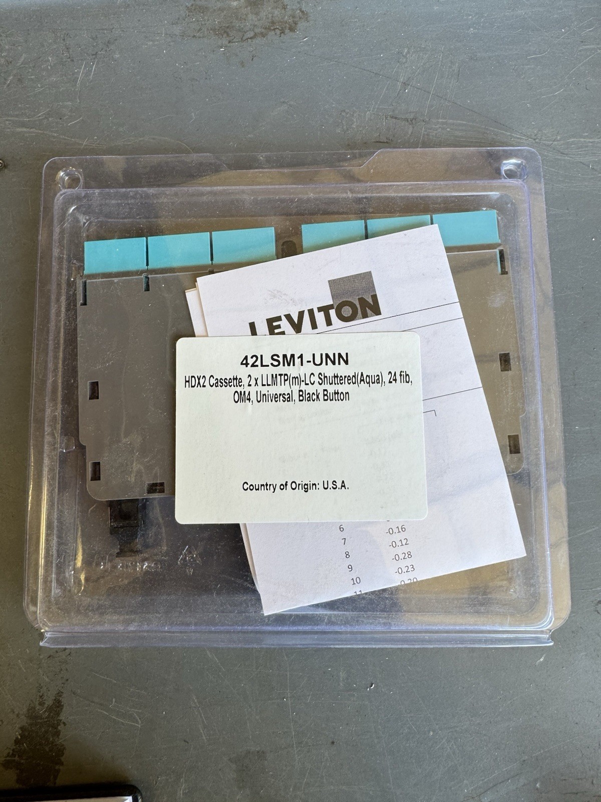 Leviton HDX2 Cassette 2x LLMTP(m)-LC Shuttered (aqua) 24 Fib OM4 Universal