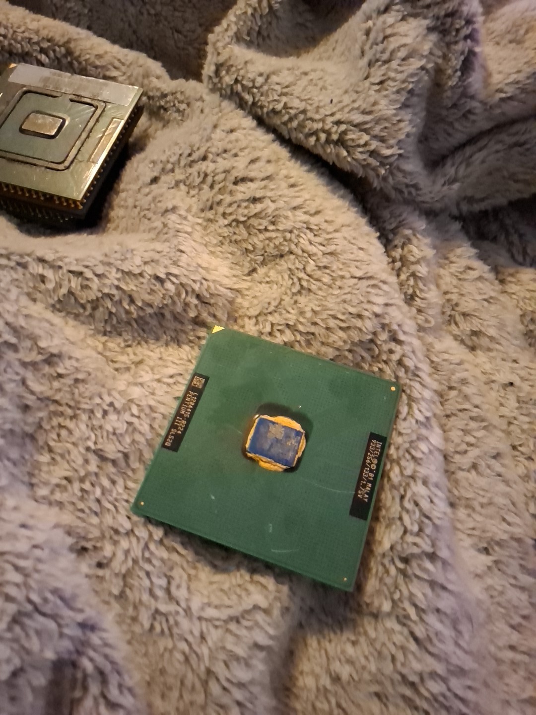 Intel Pentium III-S 1.26 GHz (RK80530KZ012512) Processor