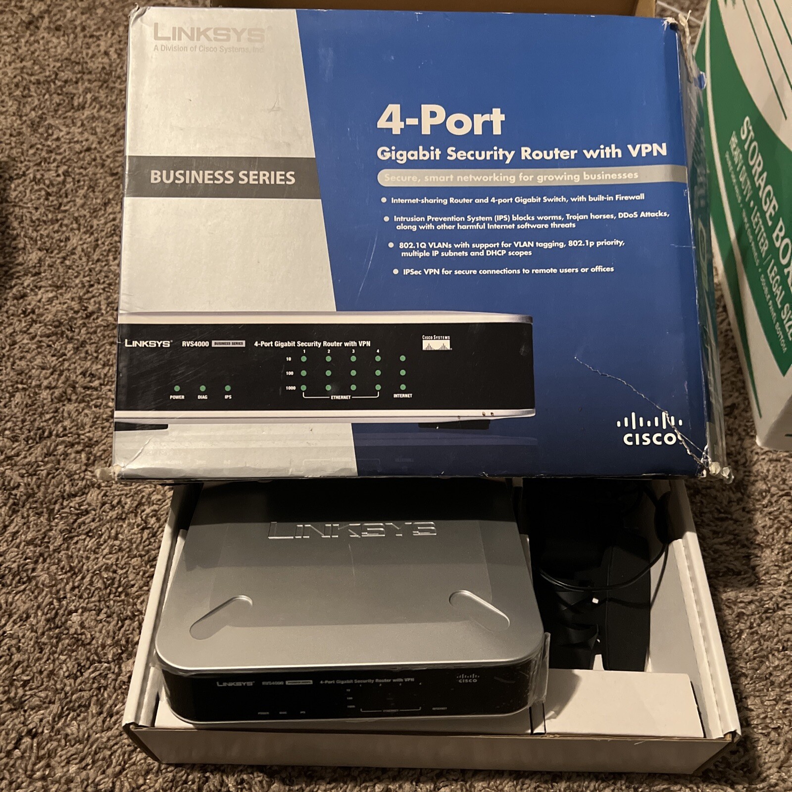 Linksys RVS4000 1000 Mbps 4-Port Gigabit Wired Router with VPN + Power Adapter