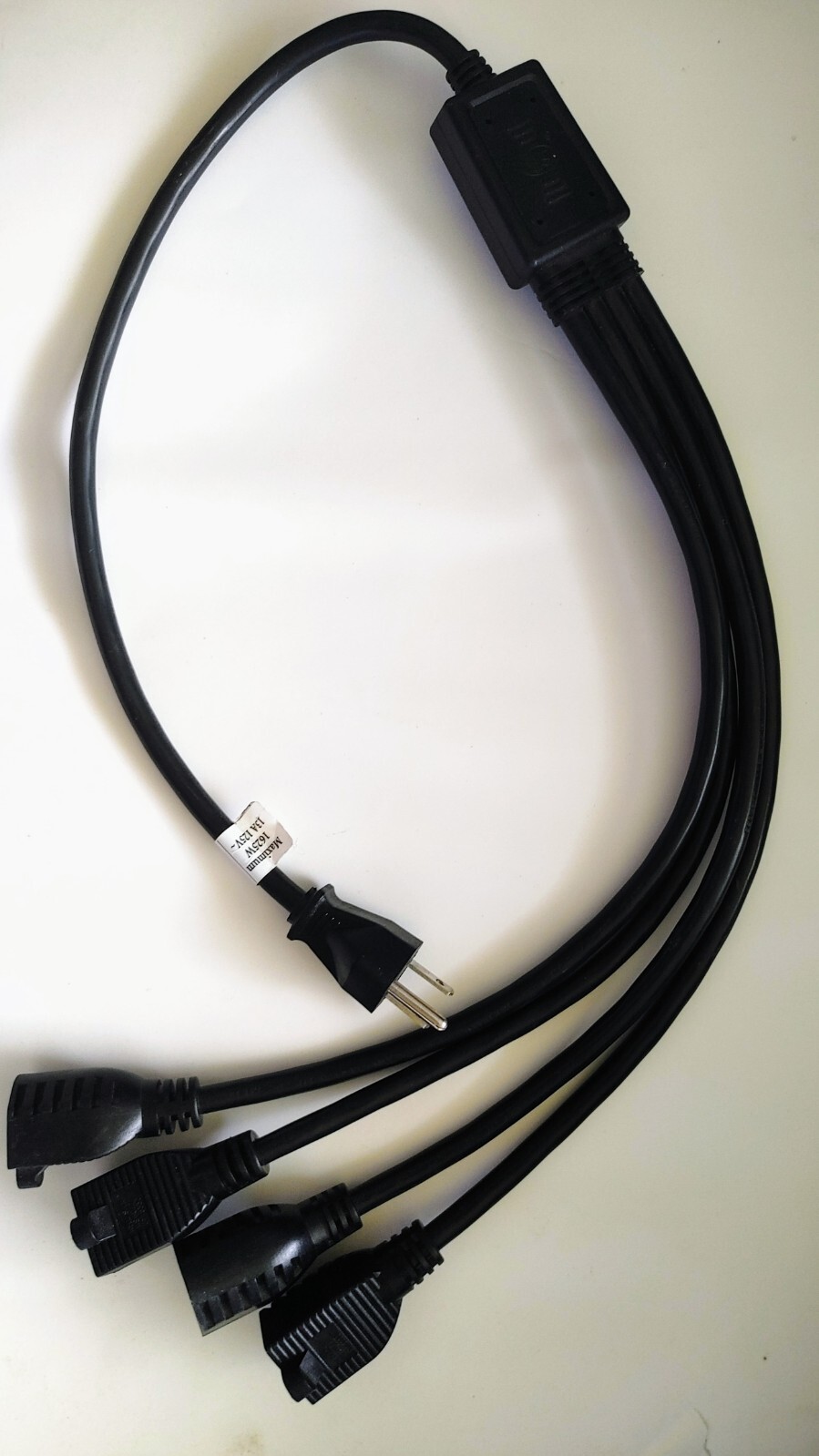 Well Shin Technology Multi Extension 1- 4 way splitter power supply cord.