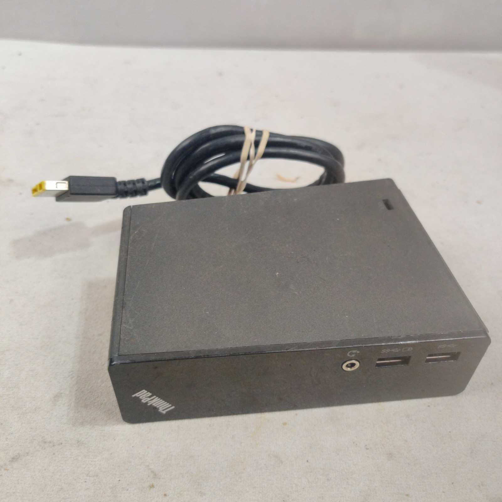 Lenovo DU9033S1 Corded ThinkPad OneLink Pro Docking Station NO AC ADAPTER 