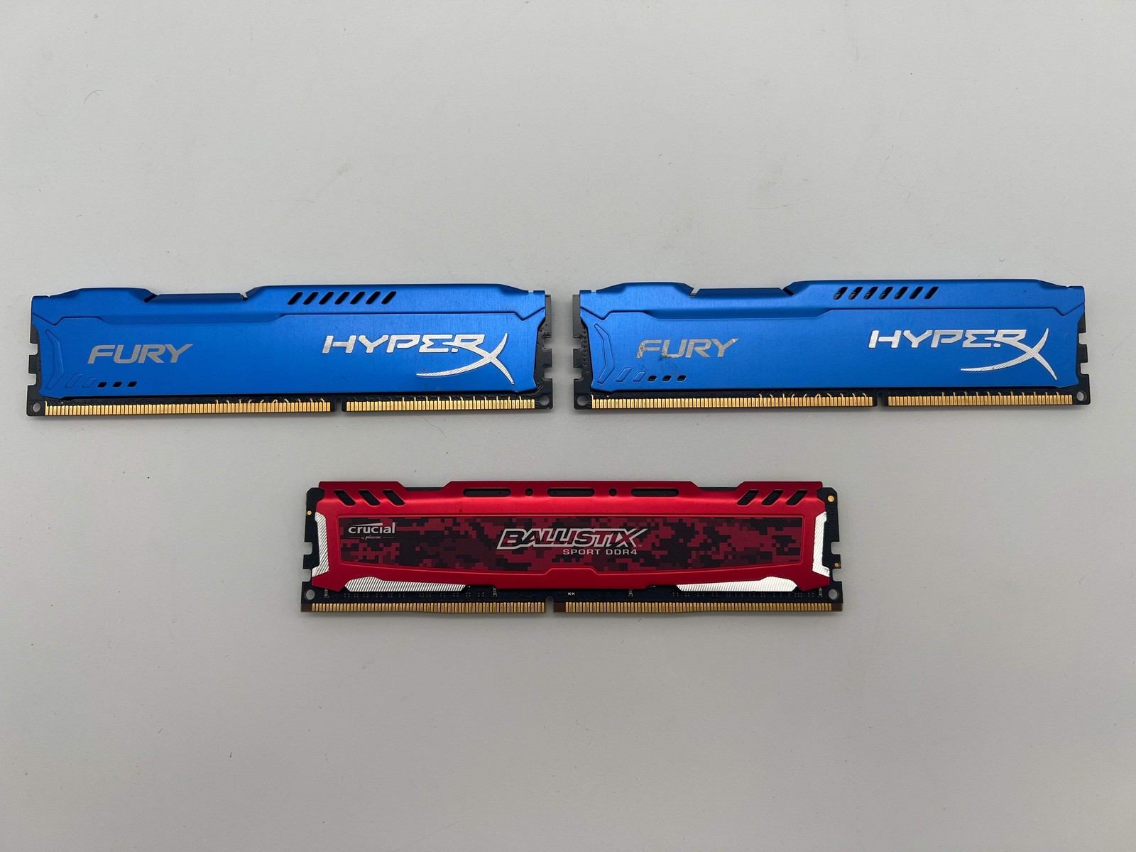 Lot Of 3 Kingston HyperX 16GB DDR3 & Crucial Ballistix 8GB DDR4 RAM Modules - Us