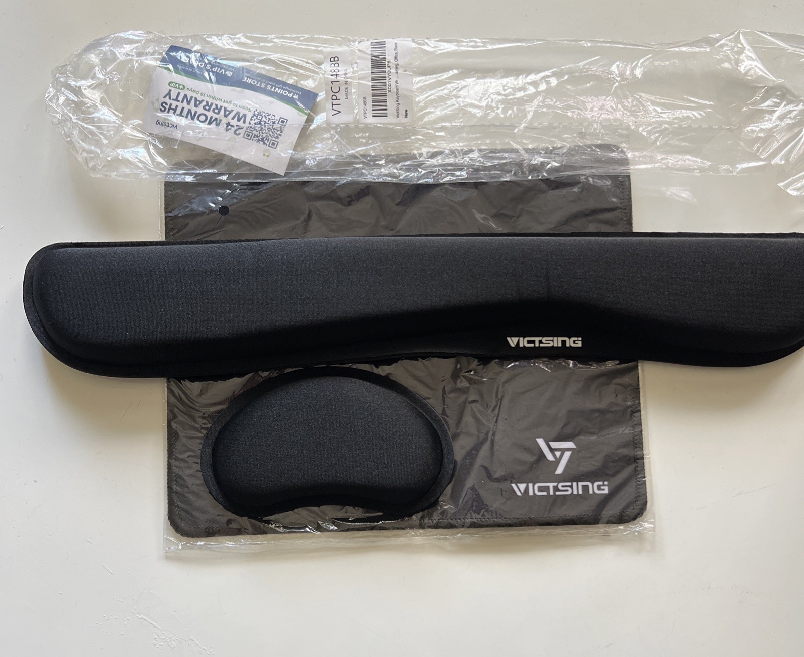VicTsing Memory Foam Keyboard Wrist Rest Pad Mouse Pad & Desk Mat Black