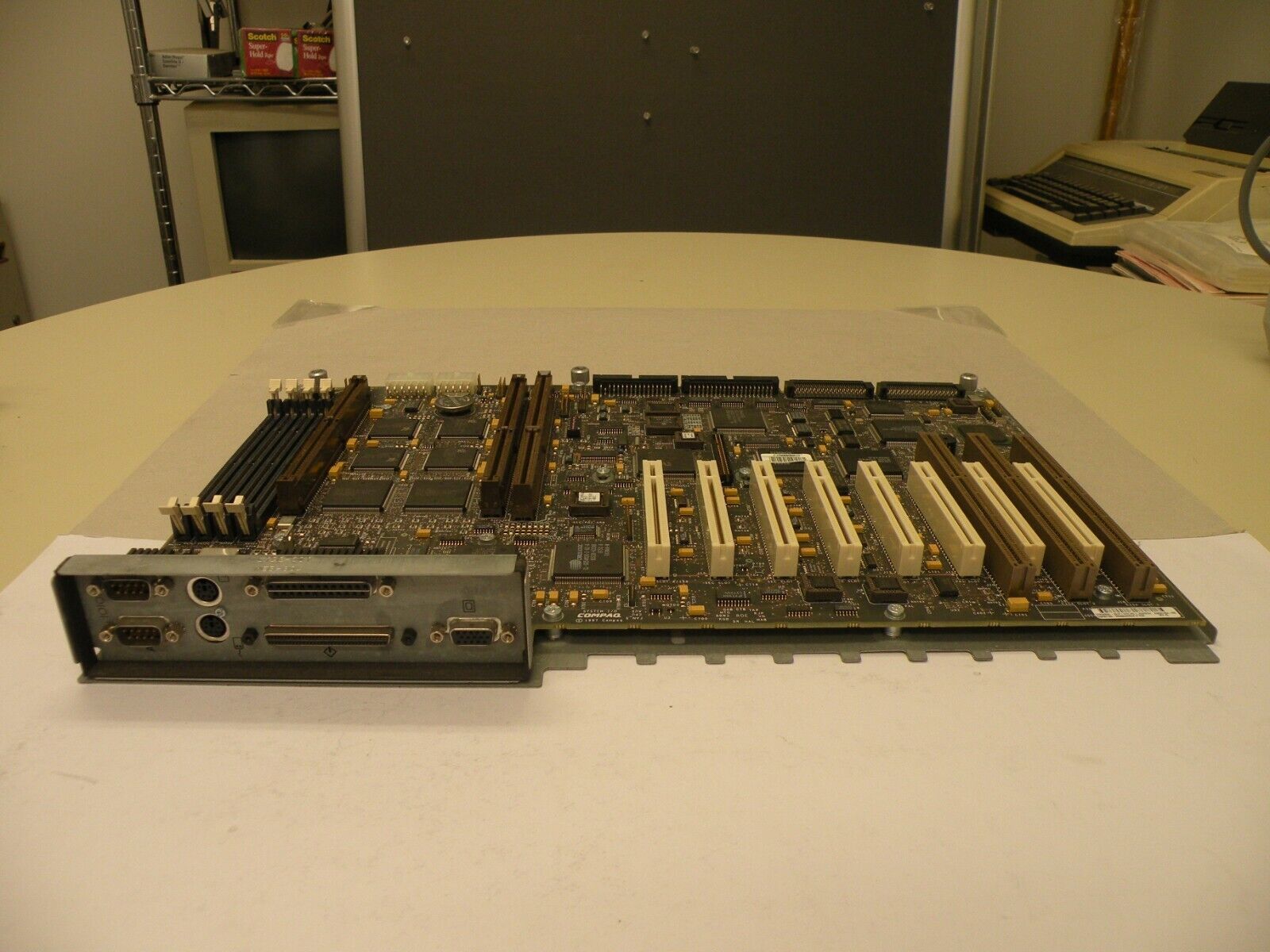 HP 306561-001 I/O SYSTEM BOARD IN TRAY FOR PROLIANT 3000 & 5000 SERVERS