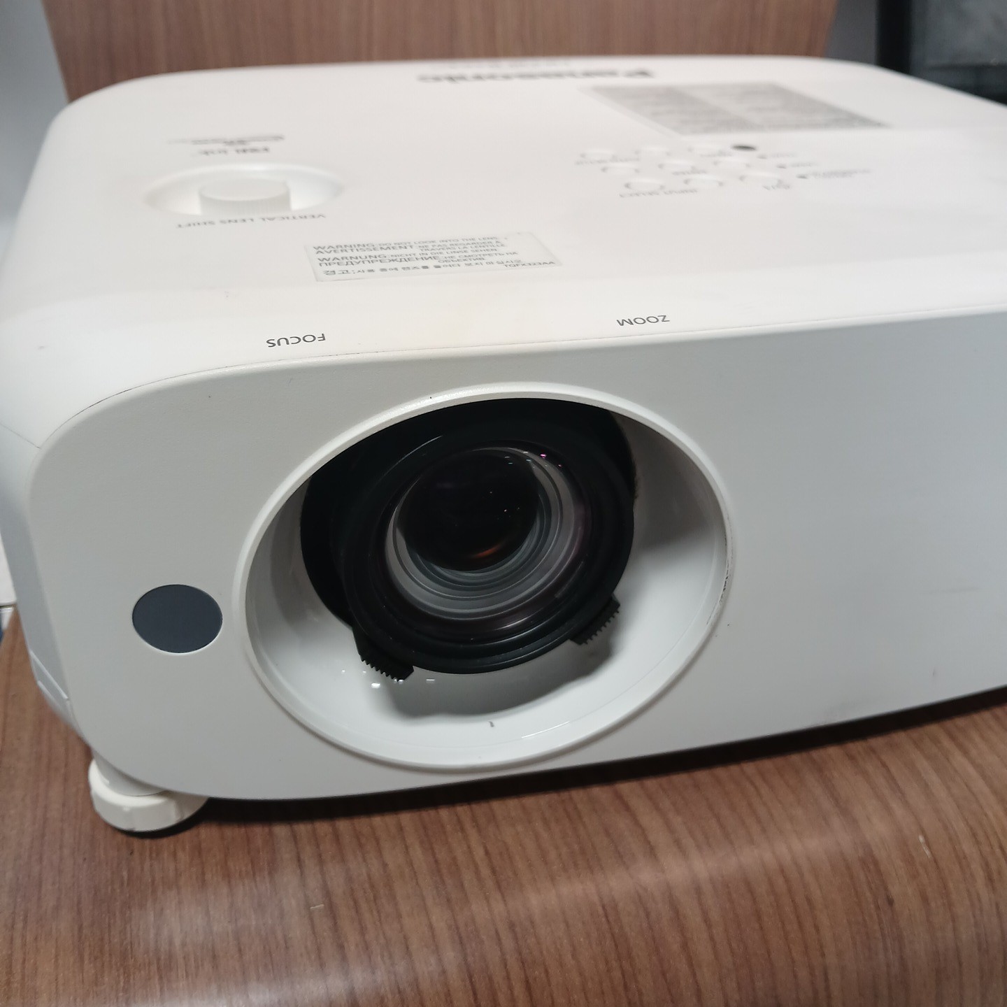 Panasonic PT-VW530 WXGA Projector 939 Lamp Hours Tested Working