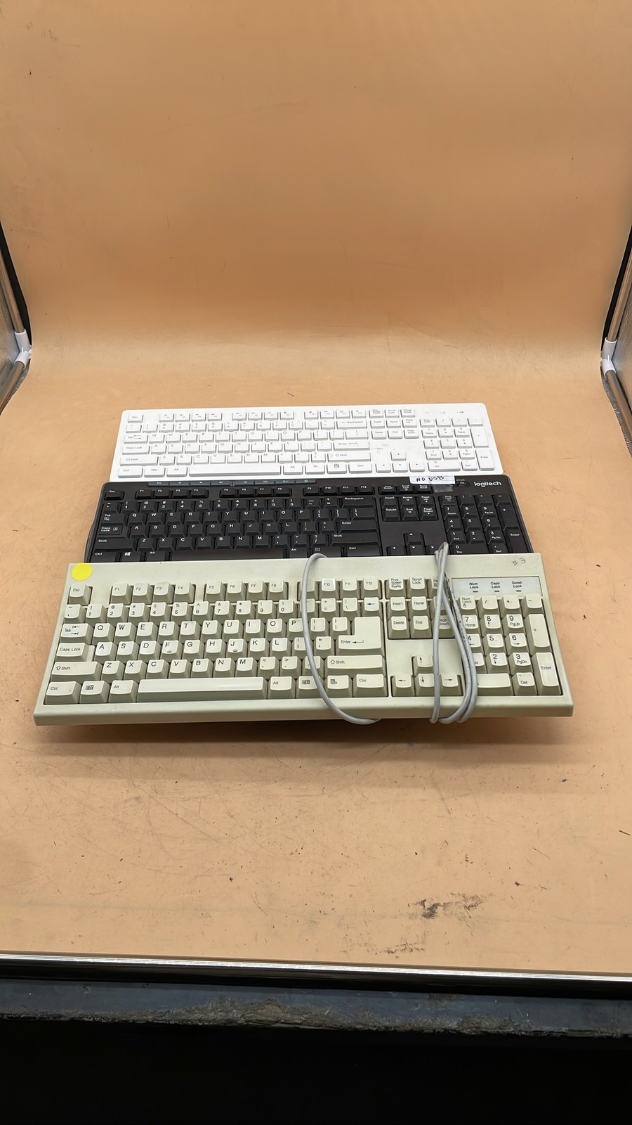 Chicony KB-2961 Logitech K270 & G9300 Wired & Wireless Keyboard Units Lot of 3