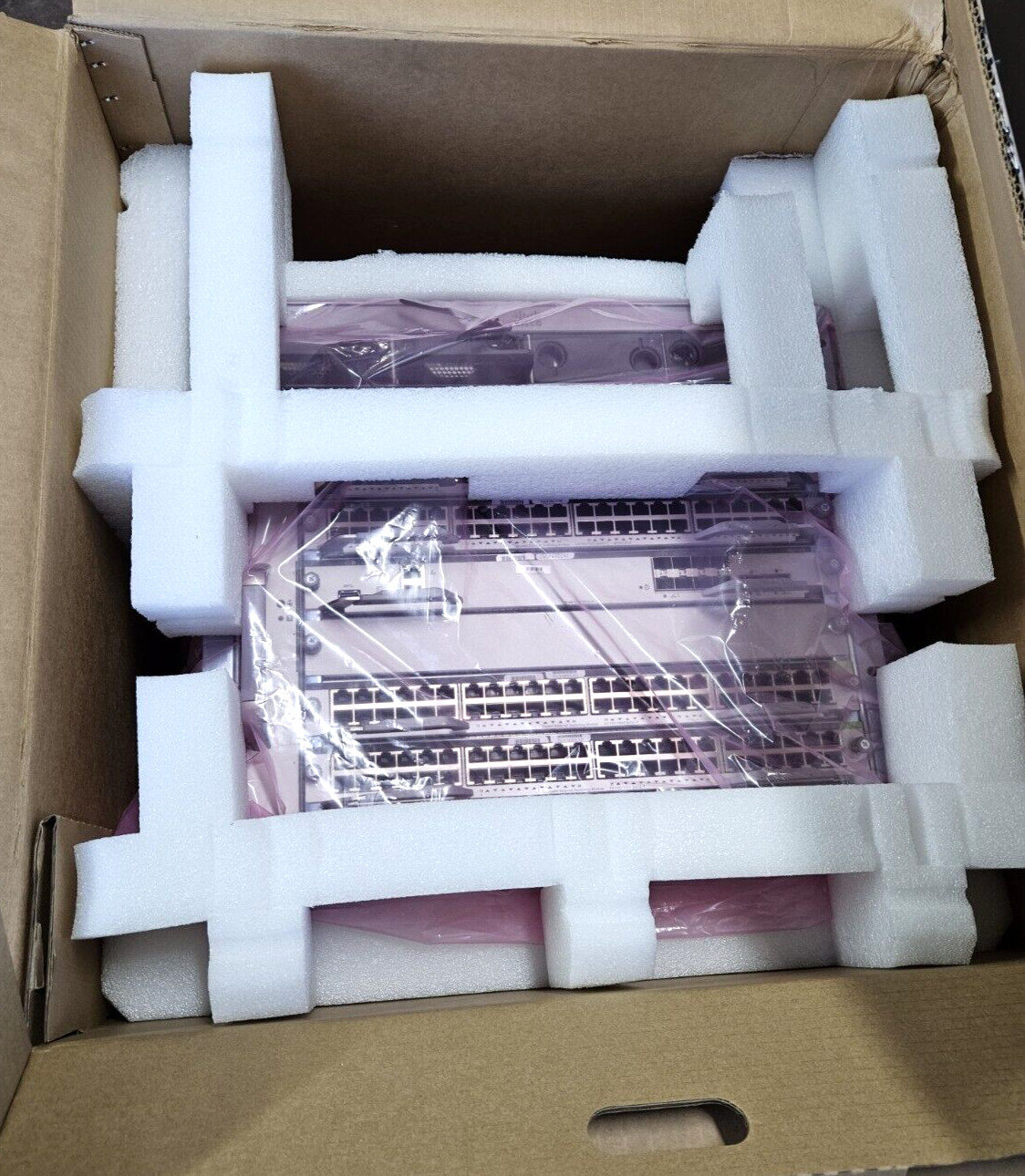 Cisco Catalyst 9400 Series Switch, C9407R (3x C9400-LC-48T 1x C9400-SUP-1,plus