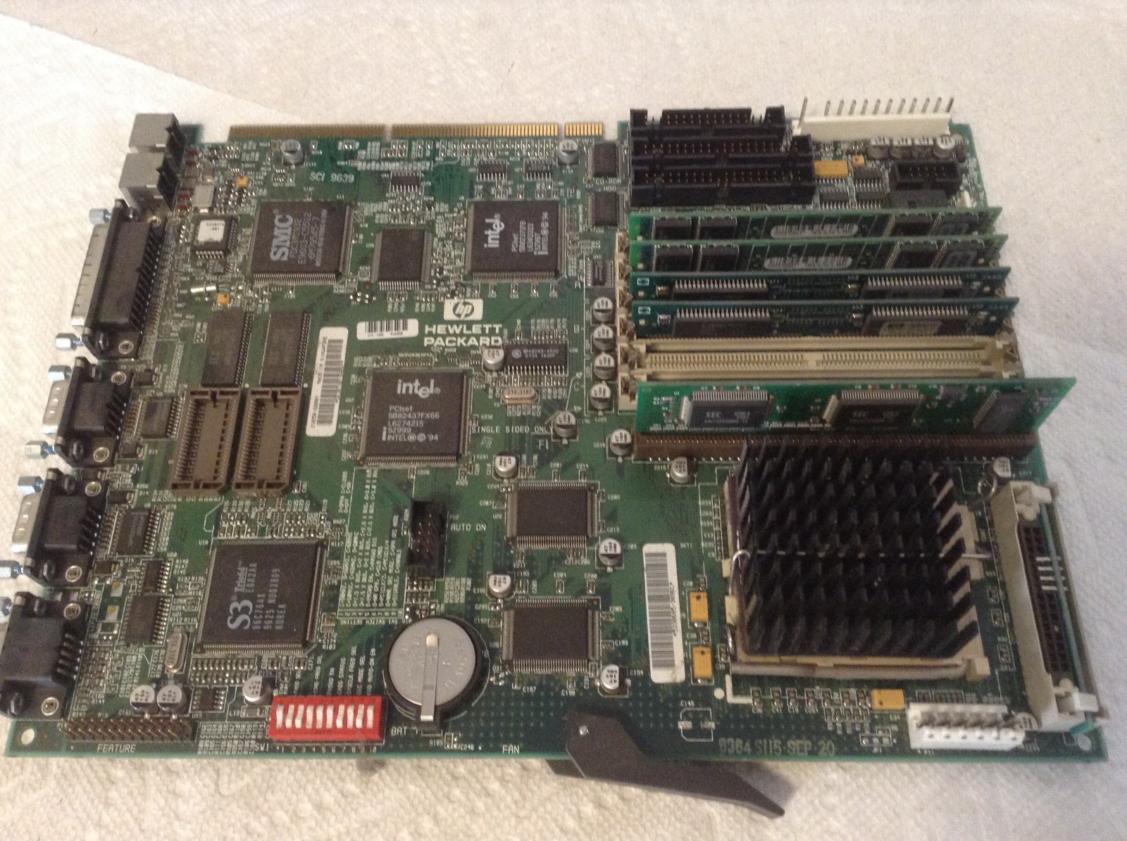 HP D3658-60001 Mother Board 5330684