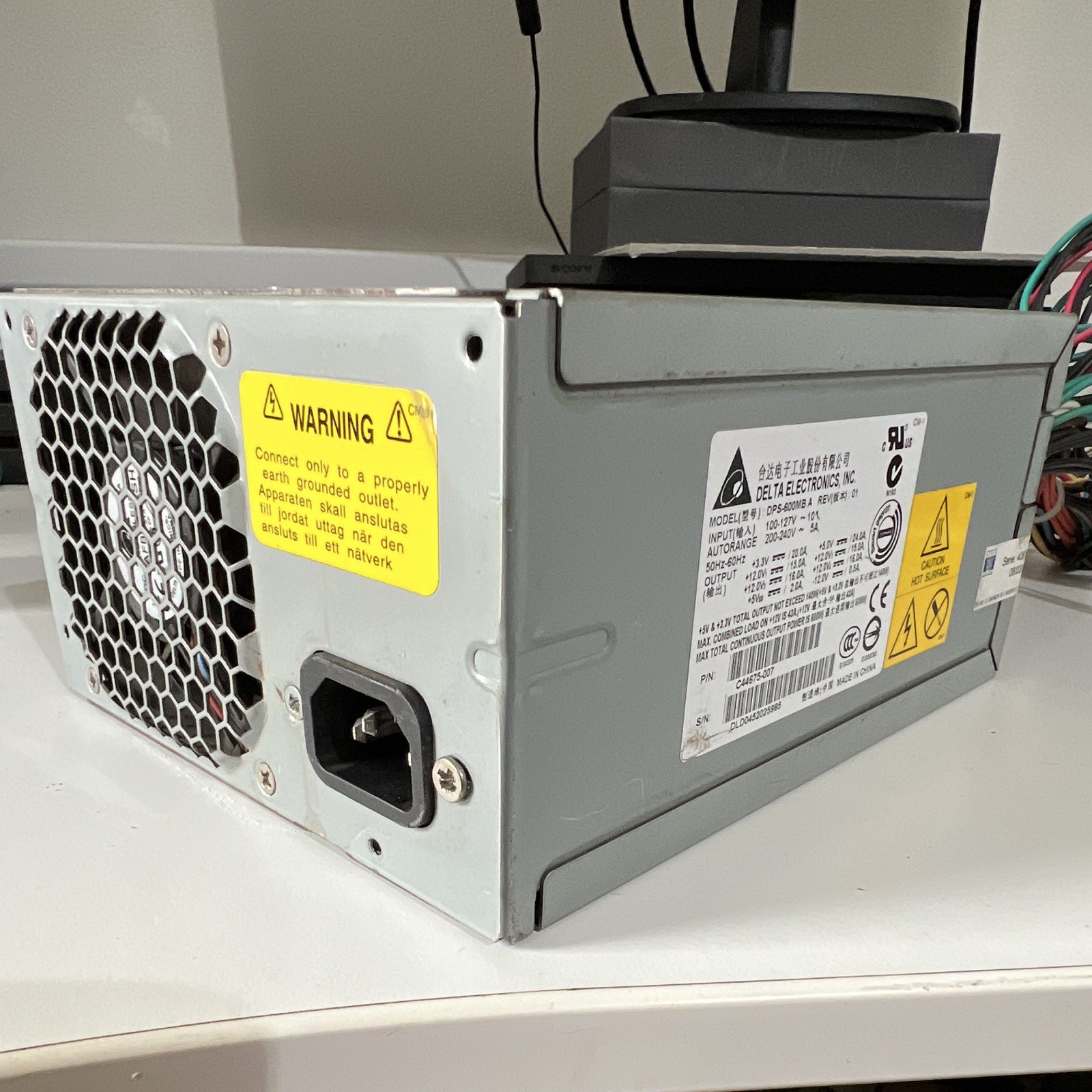 Delta Electronics DPS-600MB A PC Power Supply ATX 600W 24 Pin
