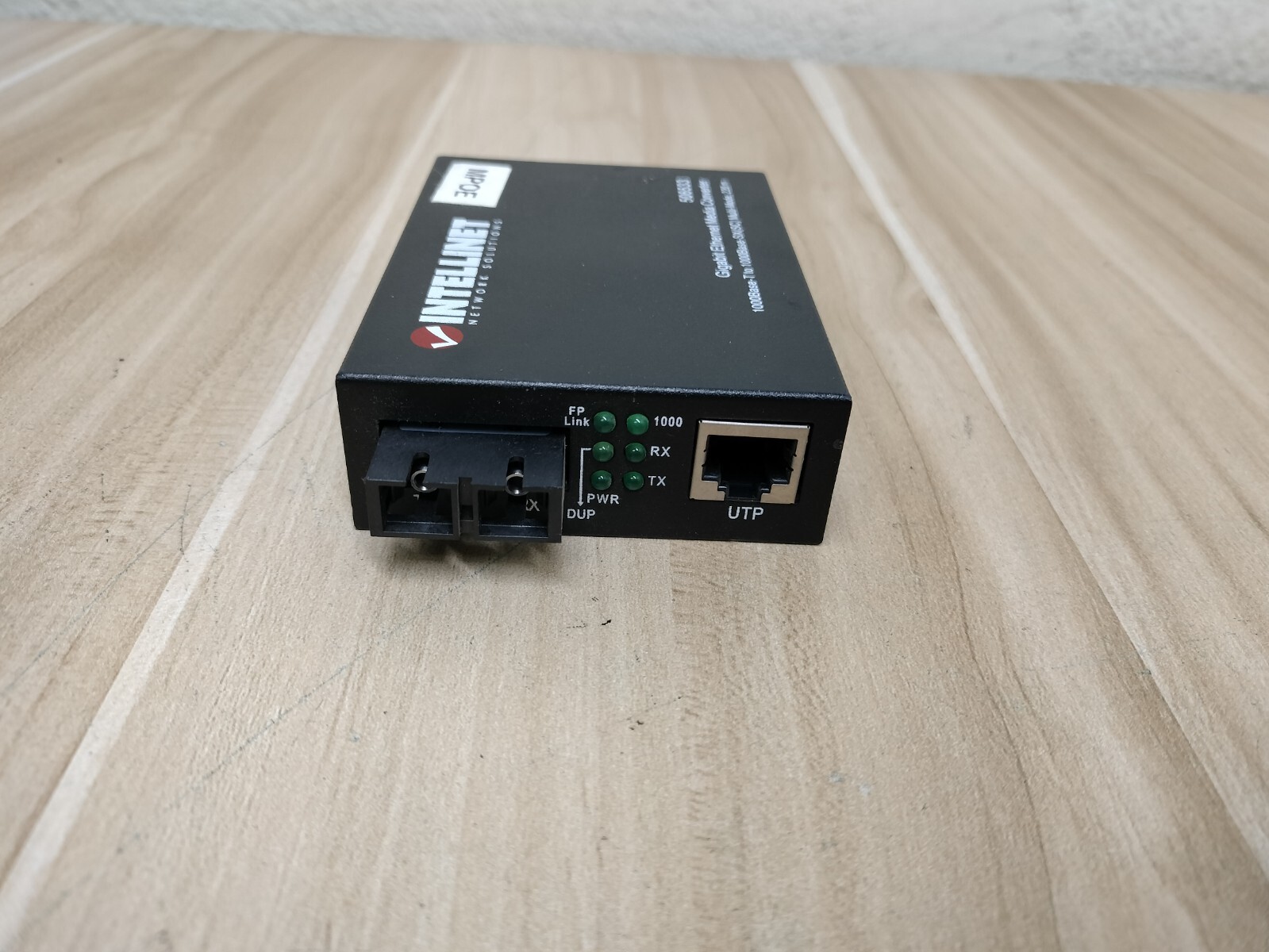 Intellinet 506533 Gigabit Ethernet Media Converter 220 m