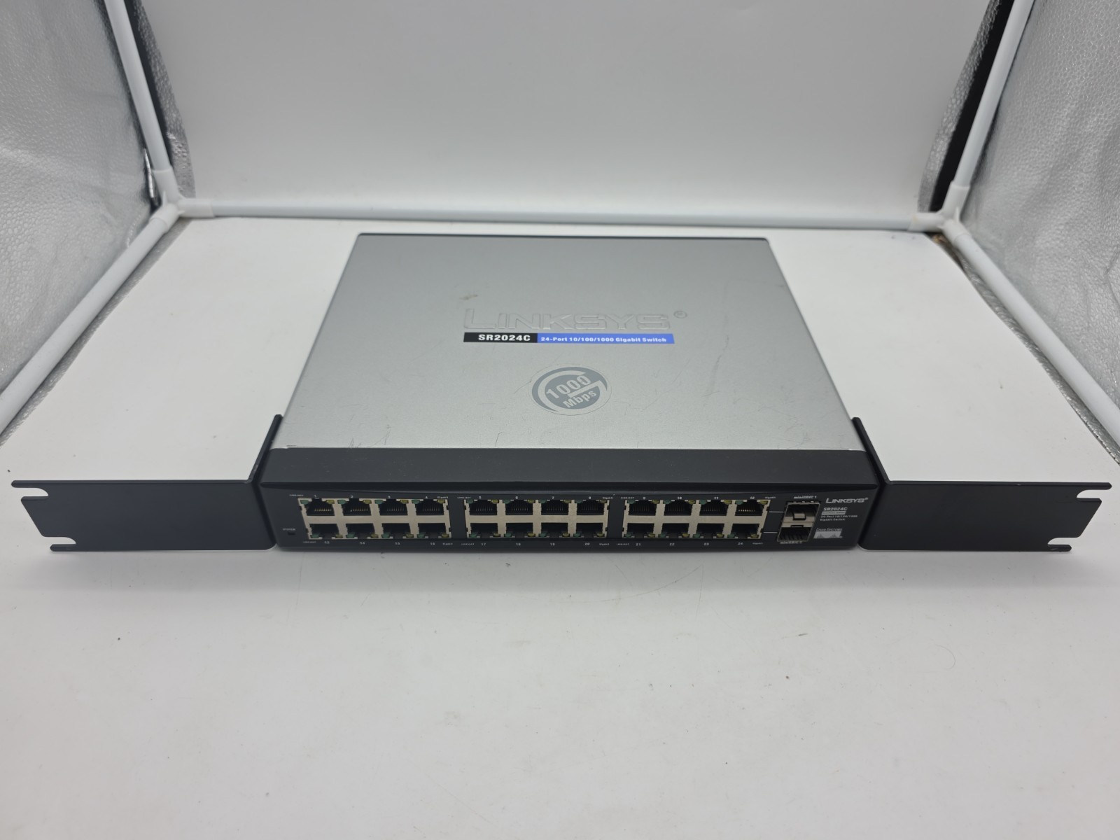 Cisco SR2024 24-Port 10/100/1000 Gigabit Ethernet Network Switch Linksys SR2024C