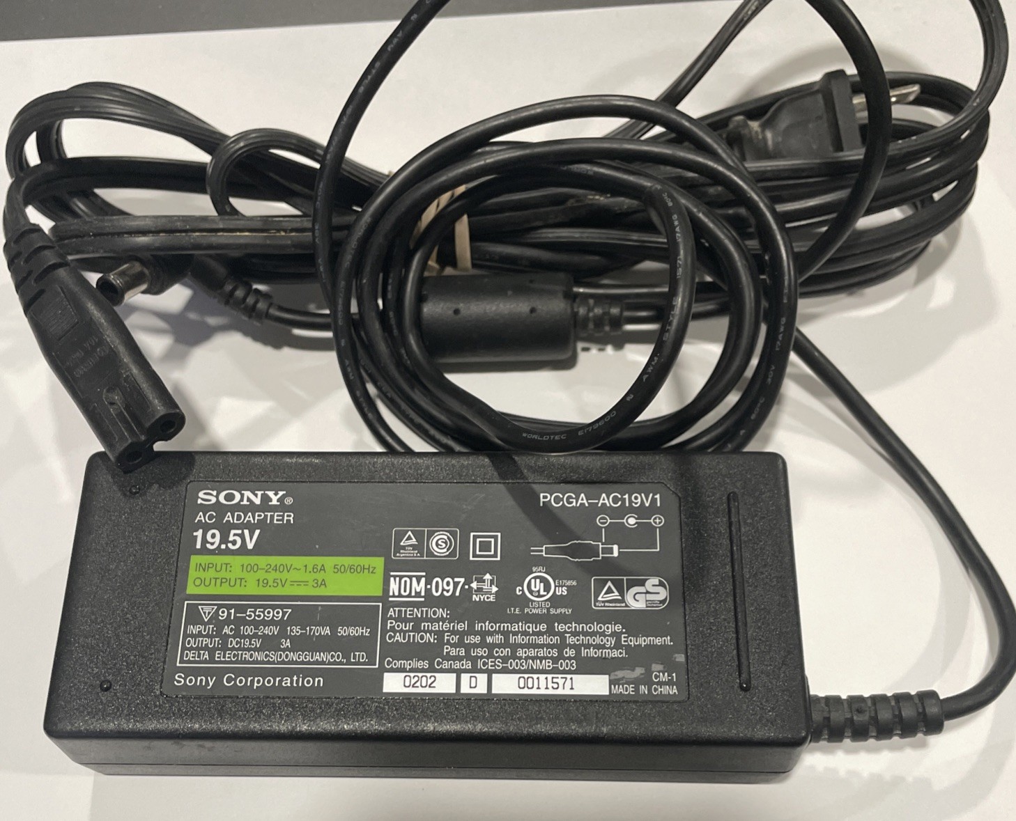 Sony PCGA-AC19V1 19.5V AC DC Adapter Charger 100-240V - 3A 91-55997 Original