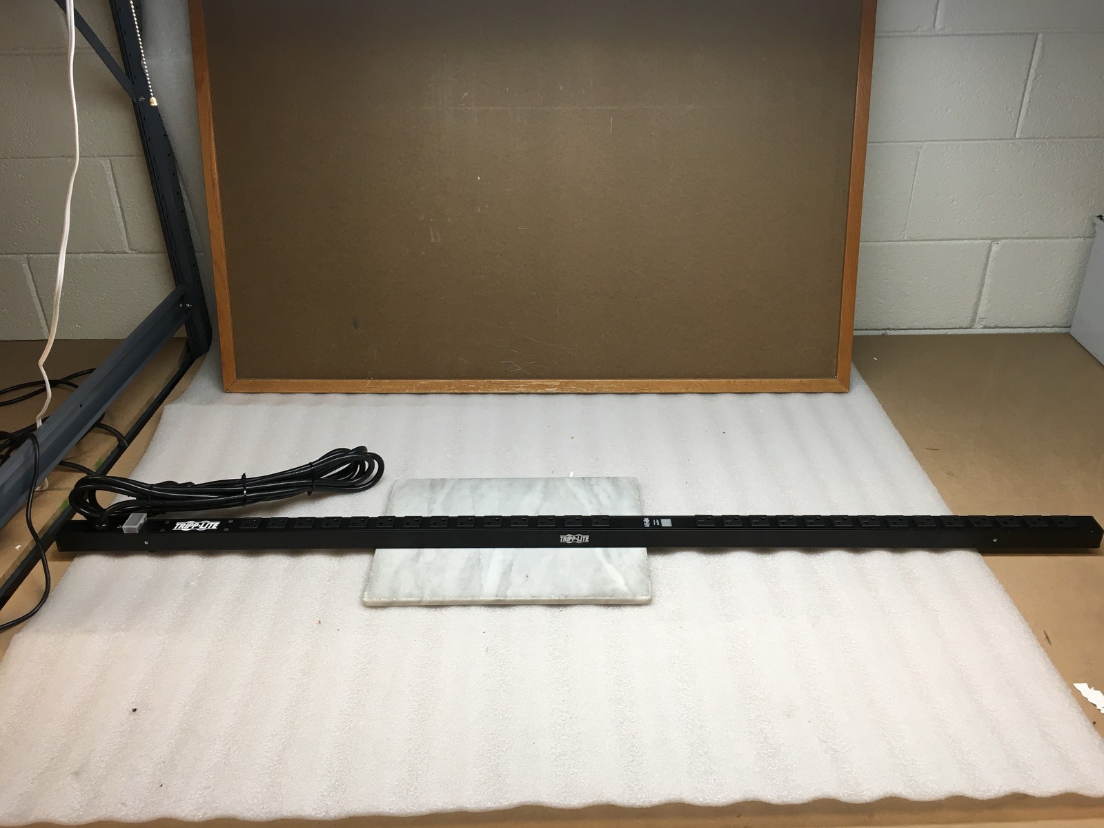 Tripp Lite Single-Phase Metered PDU 20A 120V Rack Mount PDUMV20