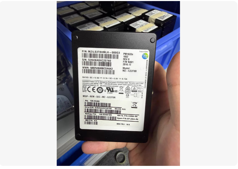 SAMSUNG MZ-ILS3T8N SSD 3.84TB SAS 12Gb/s 2.5" PM1633a 512 b/s