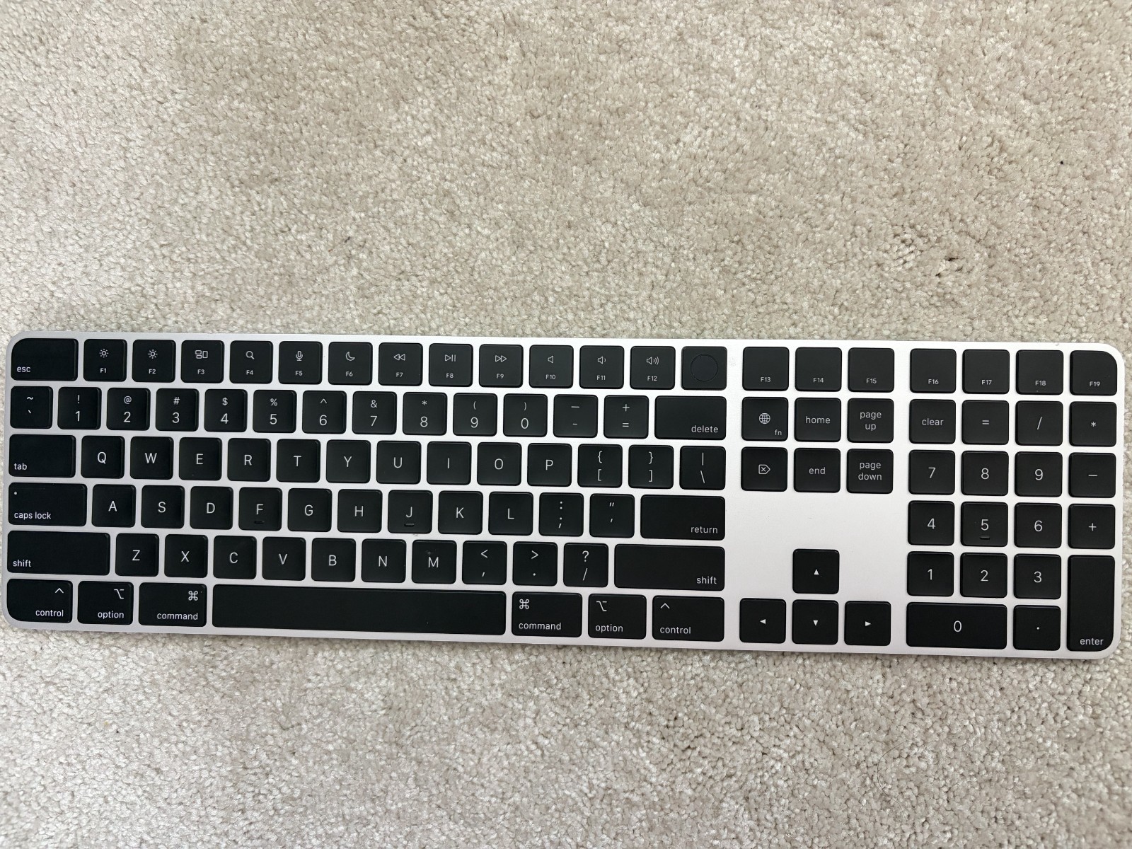 Apple - Magic Keyboard Touch ID and Numeric Keypad  LIGHTNING PORT  BLACK